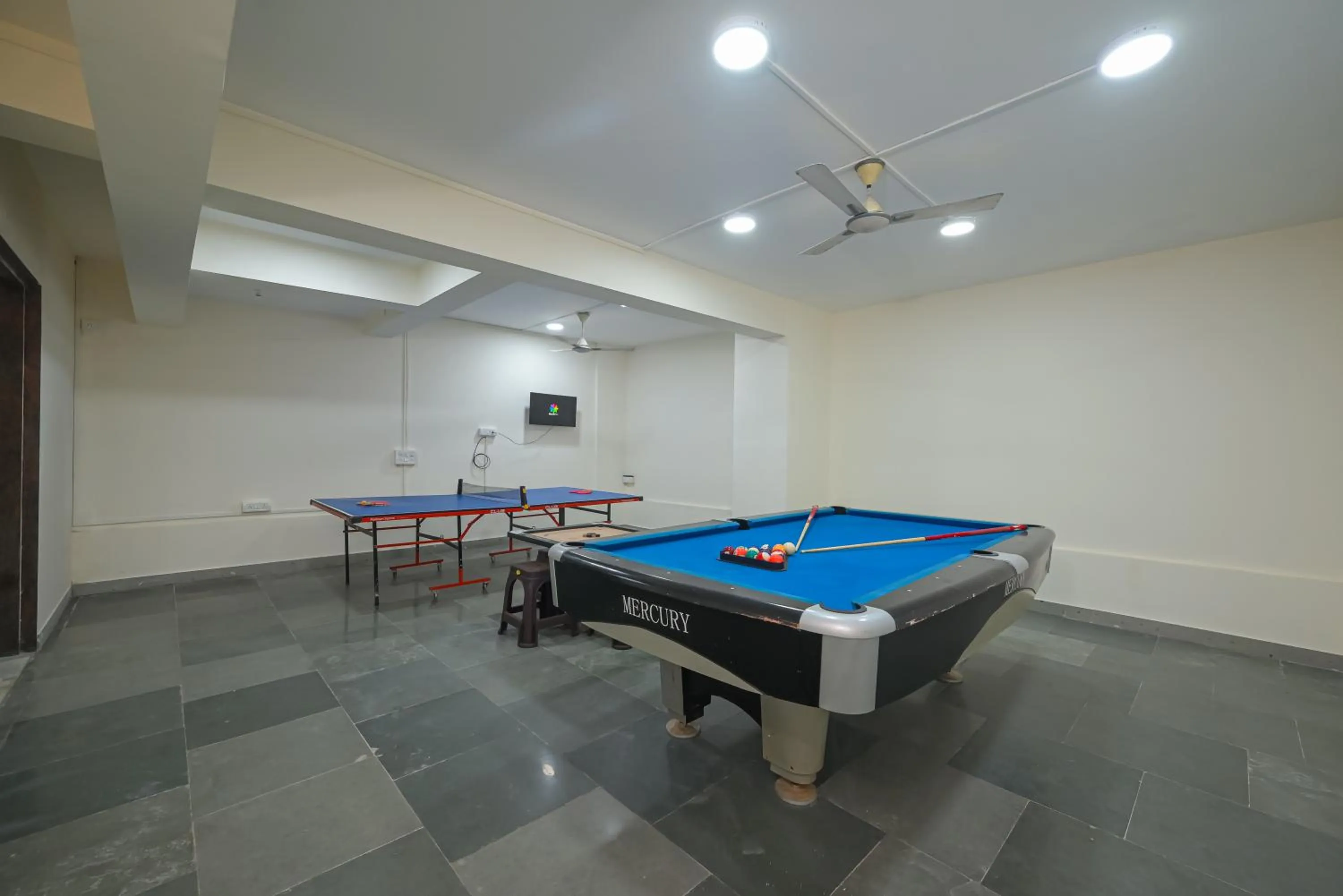 Billiard in Hotel Aristro Lonavala