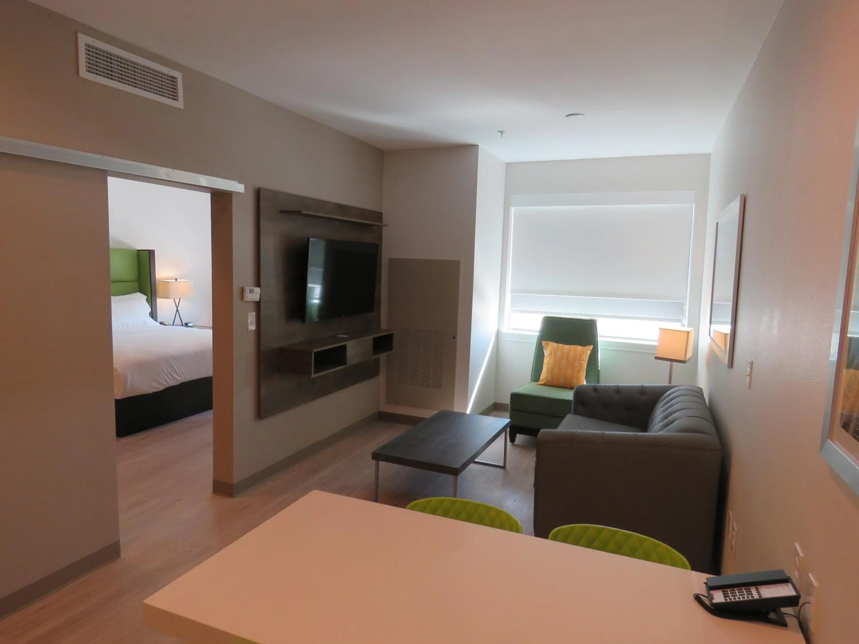 TV and multimedia, Bed in Wyndham Garden College Station