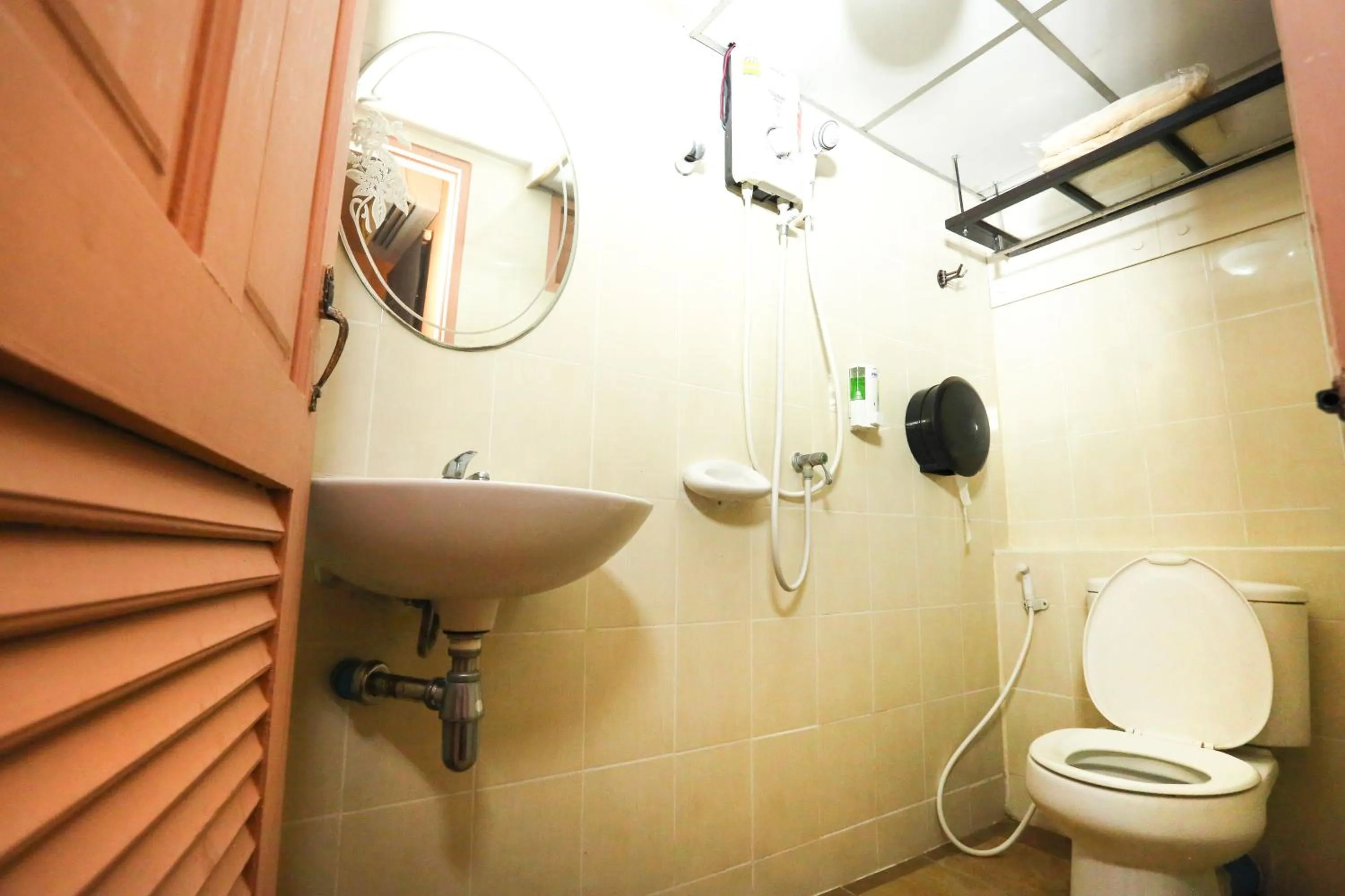 Shower in PJR Chateau