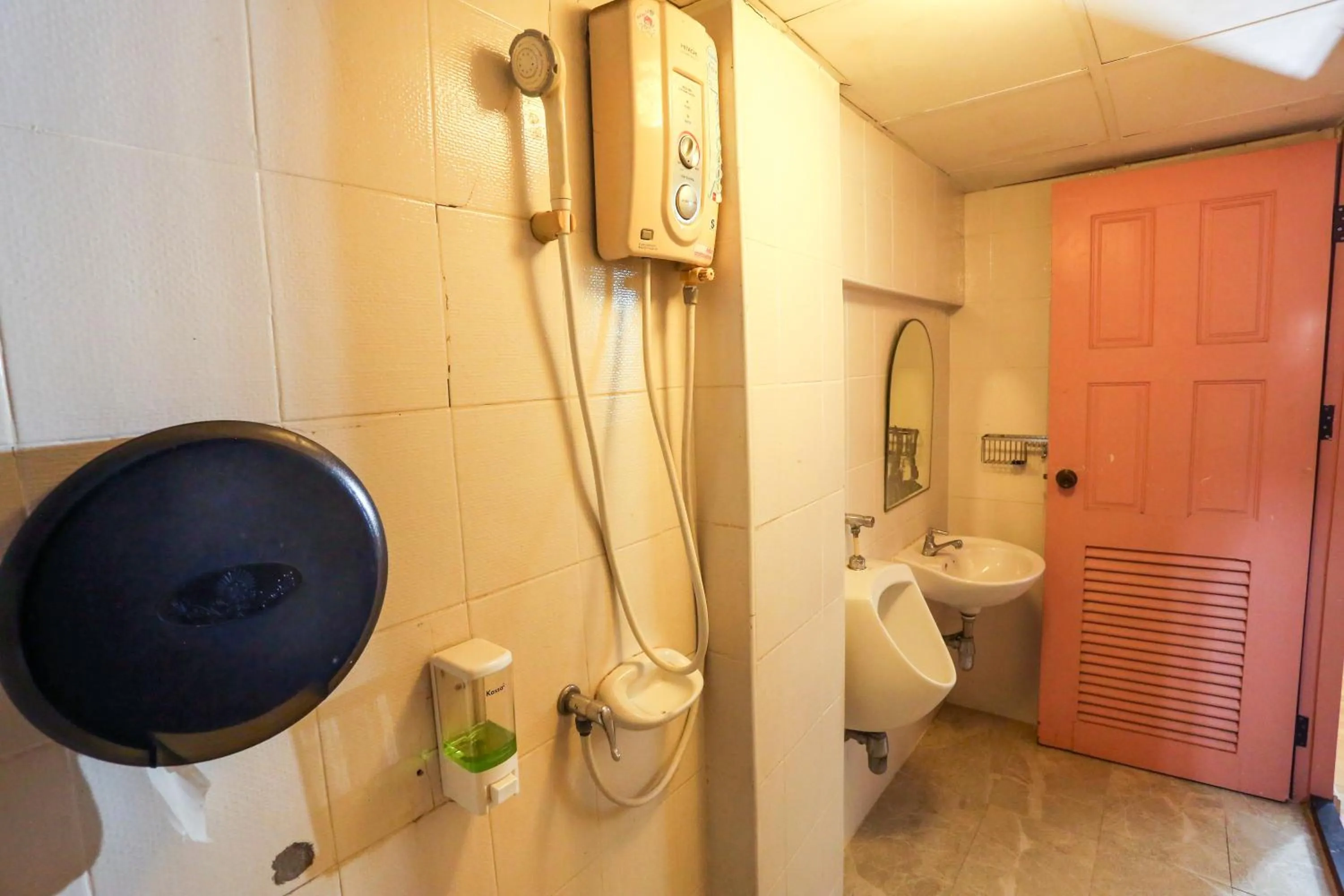 Shower in PJR Chateau