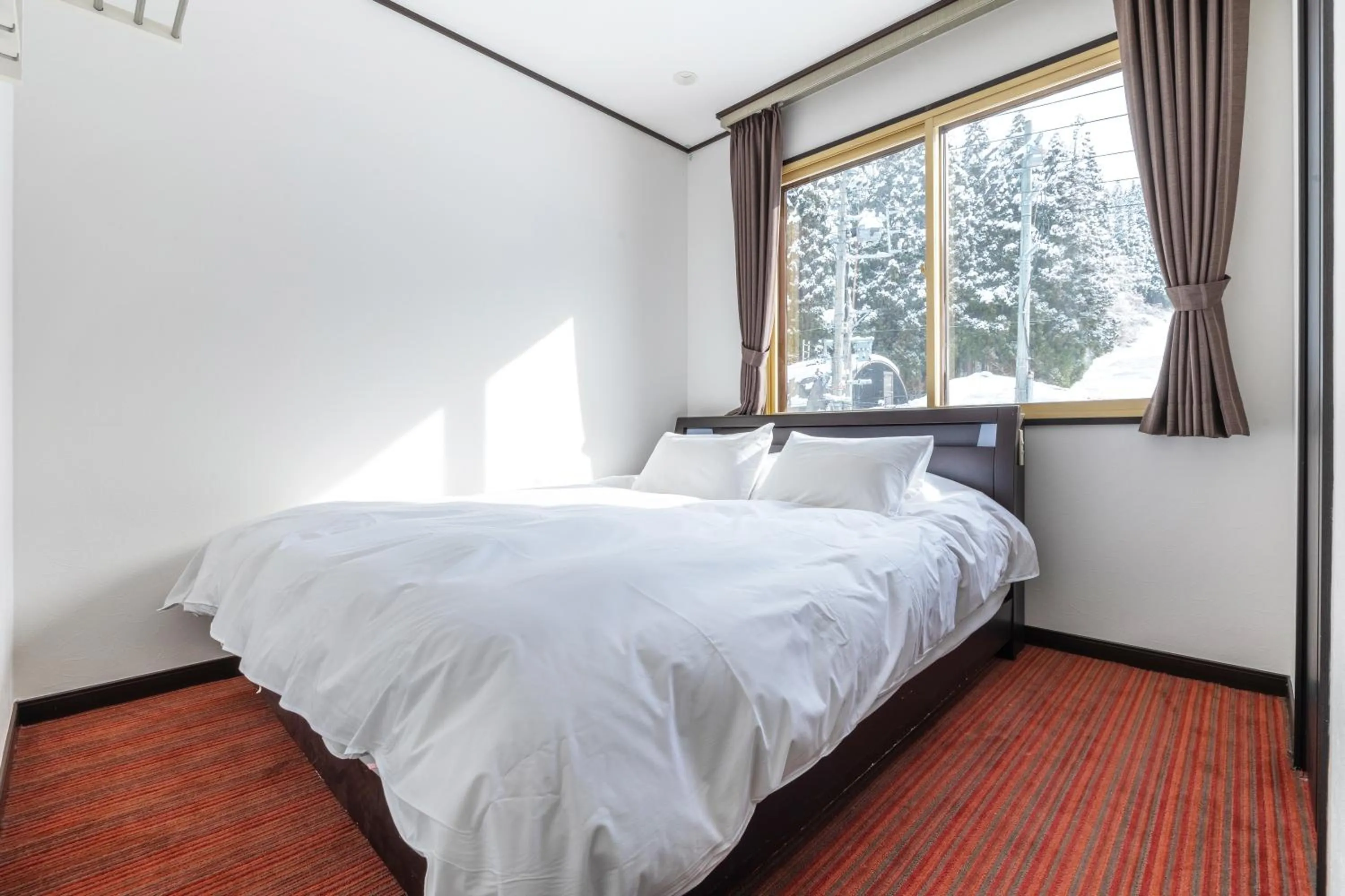 Bed in Address Nagasaka