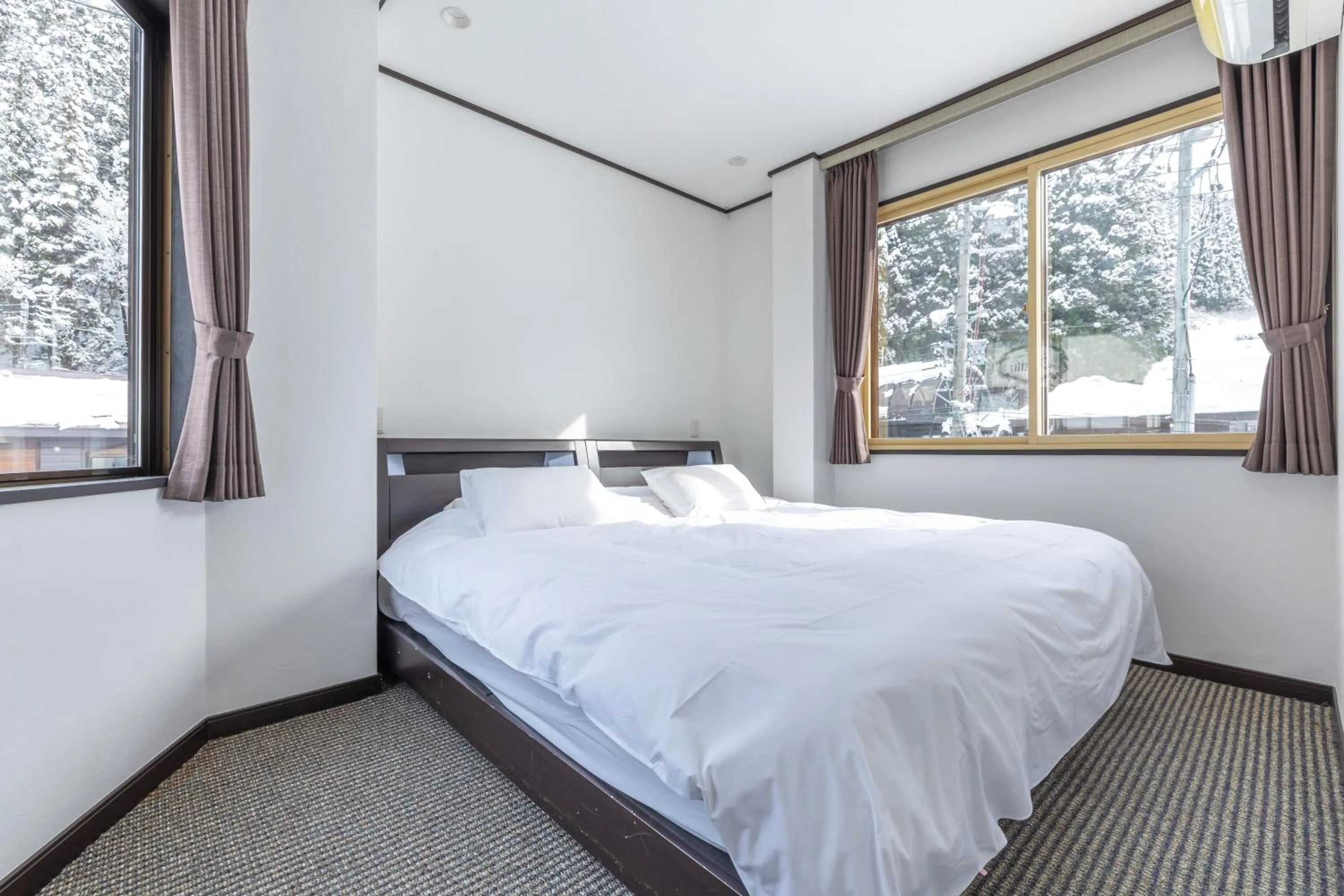 Bed in Address Nagasaka