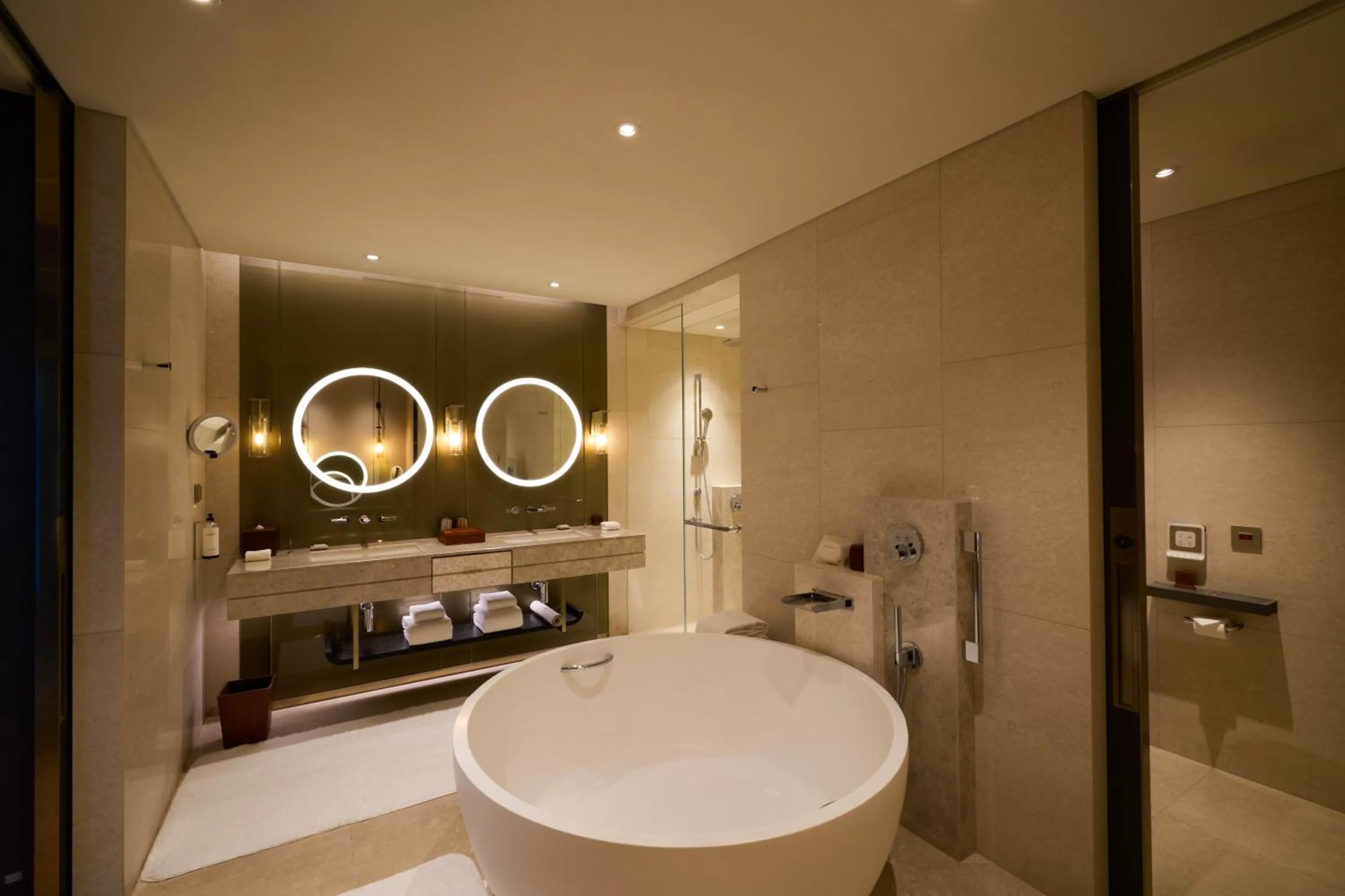 Toilet in Grand Hyatt Jeju