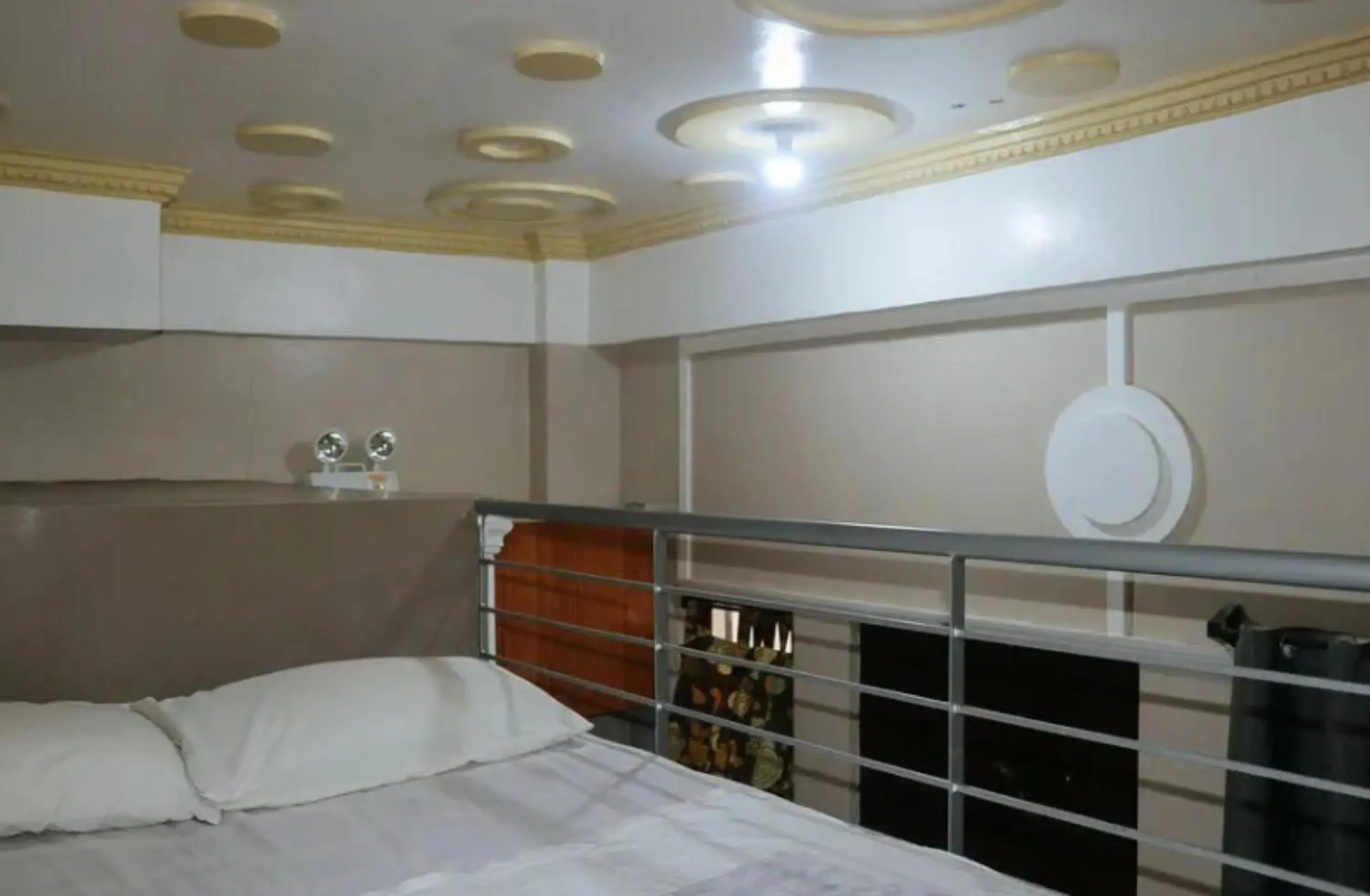 Standard Double Room in RedDoorz near Colgante Bridge Naga City Standard Double Room in RedDoorz near Colgante Bridge Naga City