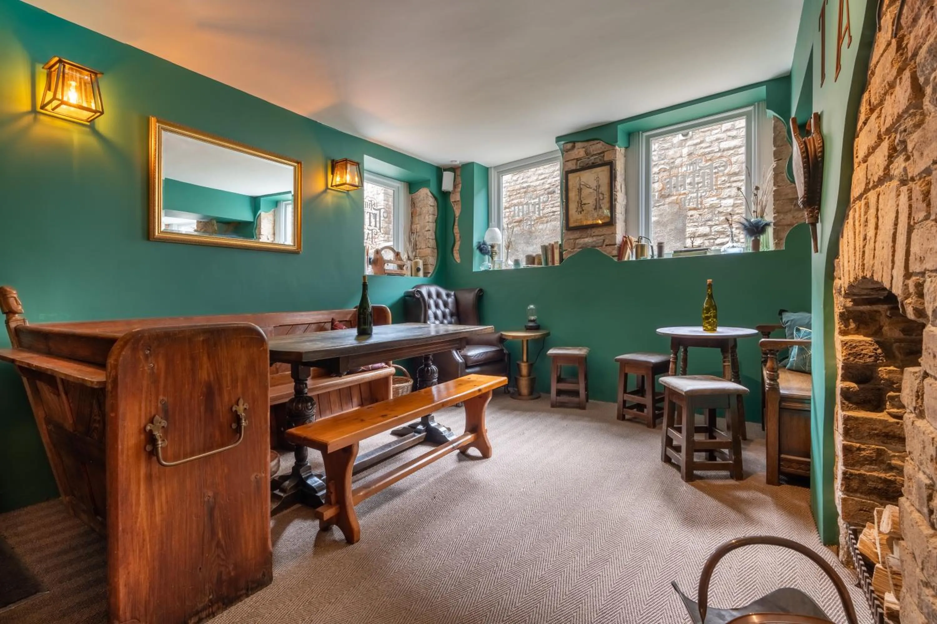 Lounge or bar in Tithe Barn - Self Check In Hotel