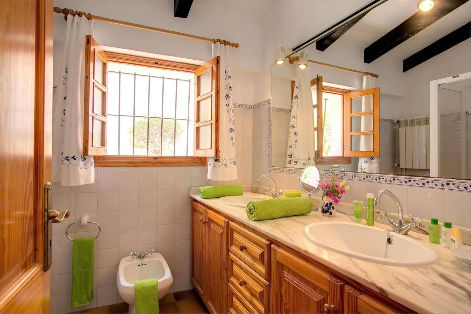 Bathroom in Owl Booking Villa Mateu - 5 Min Walk to the Old Town