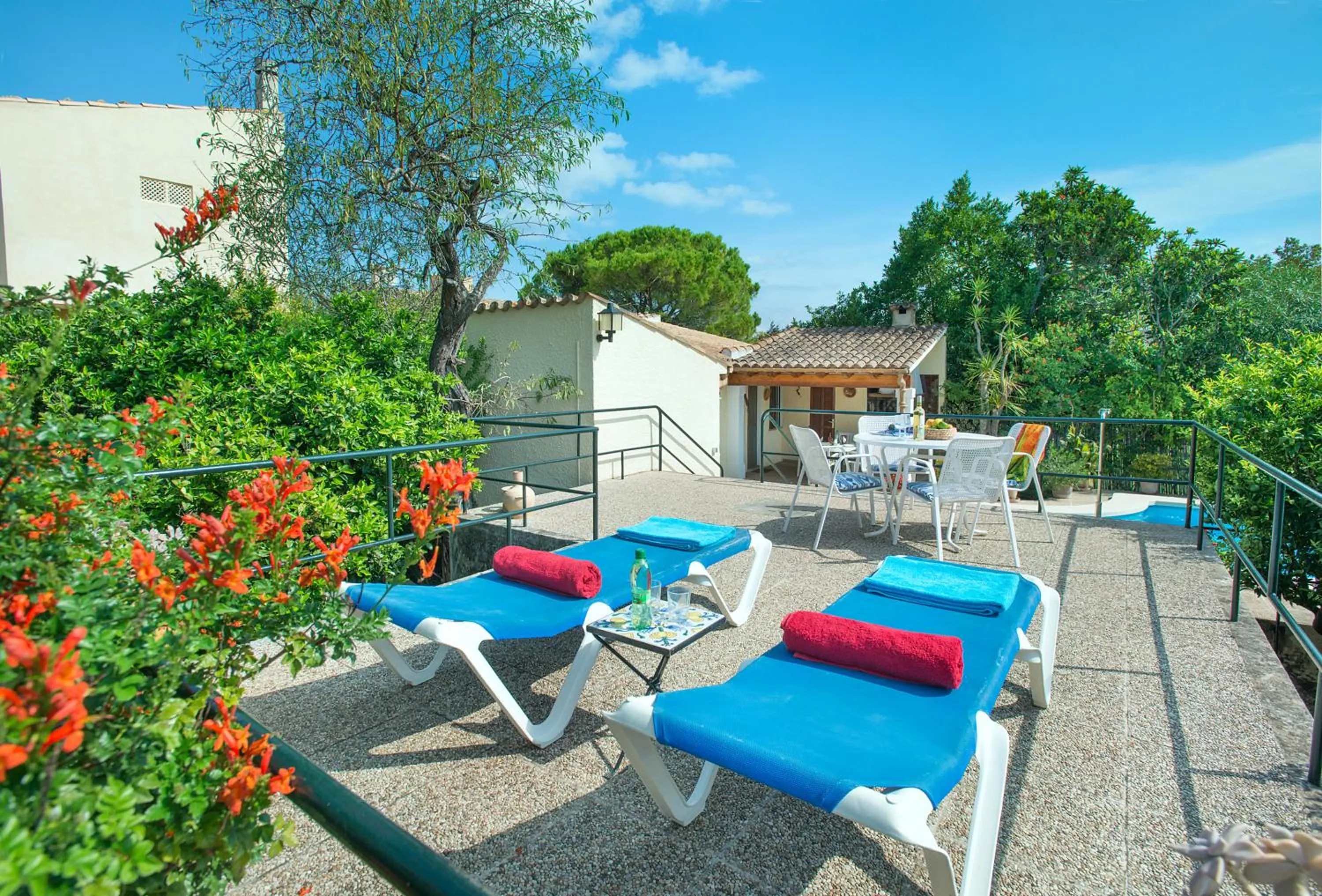 Property building in Owl Booking Villa Mateu - 5 Min Walk to the Old Town