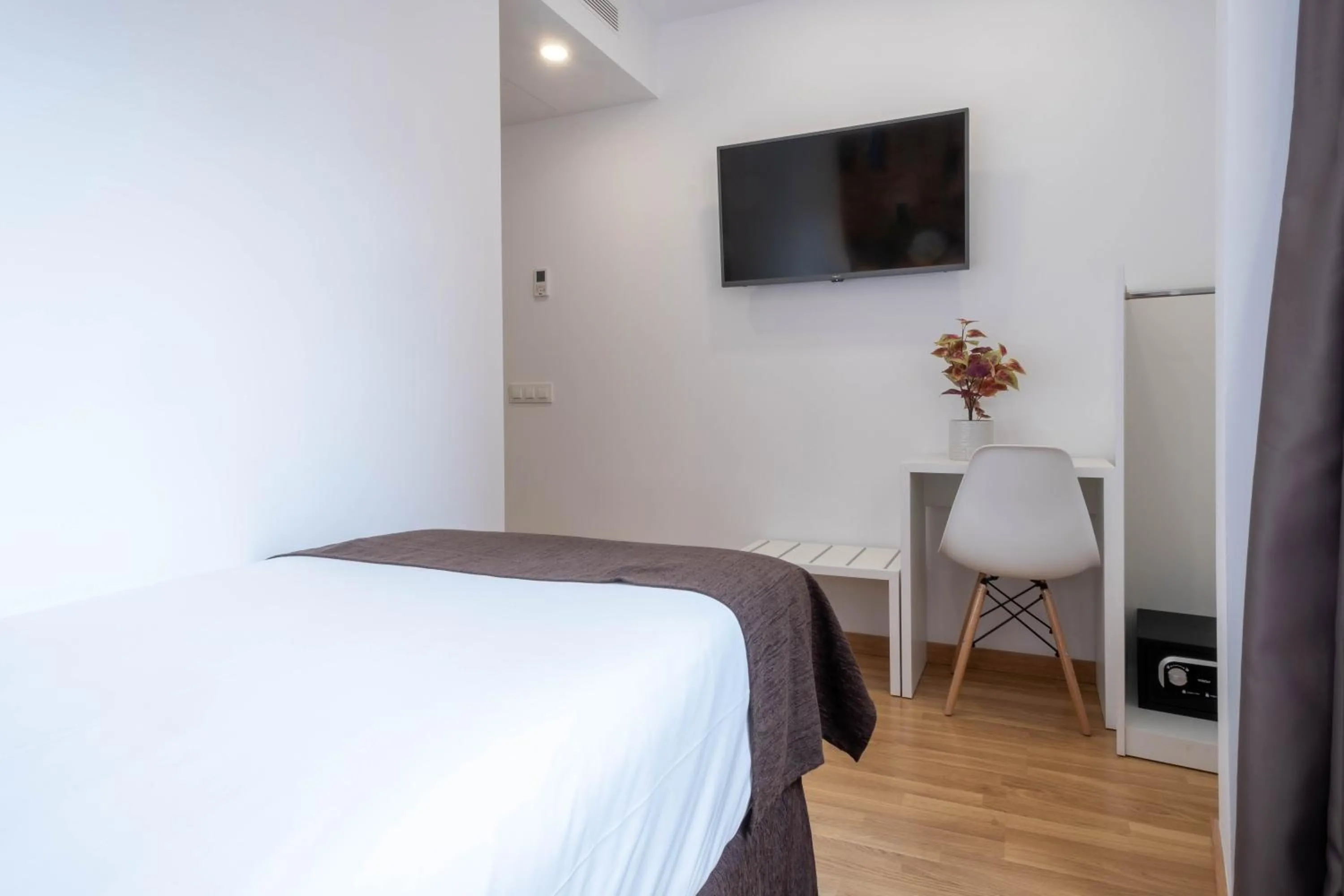 Bed in Hotel BESTPRICE Girona