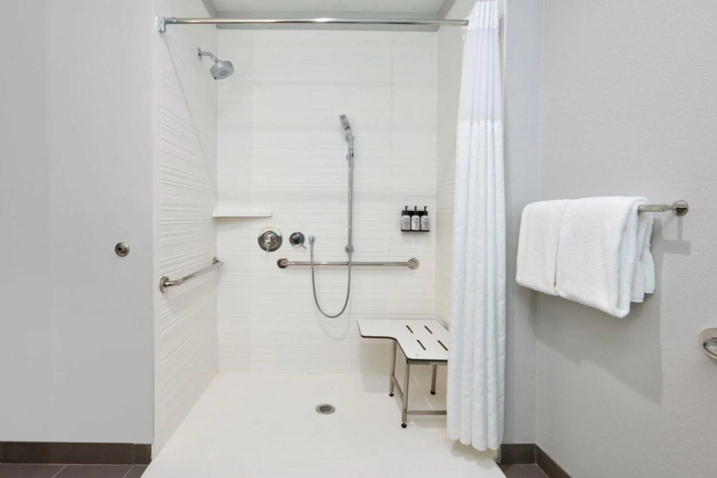 Shower in avid hotel Austin - Tech Ridge by IHG