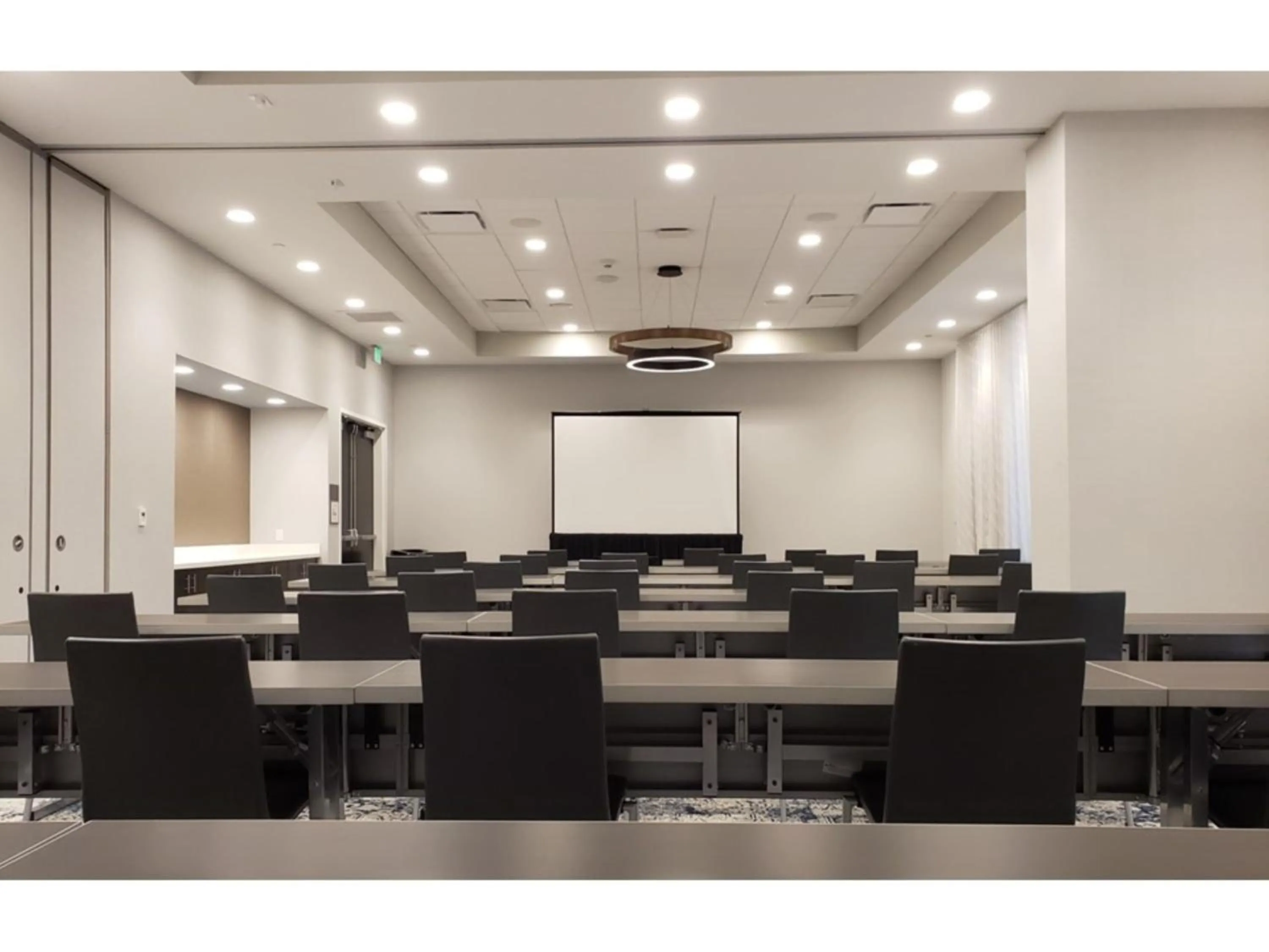 Spa and wellness centre/facilities in Holiday Inn Express - Houston - Galleria Area by IHG