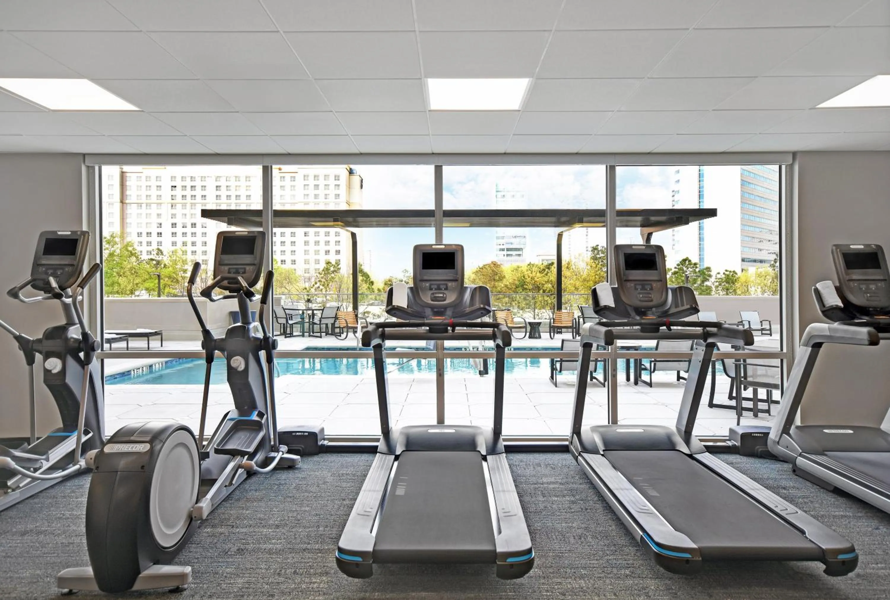 Fitness centre/facilities in Holiday Inn Express - Houston - Galleria Area by IHG