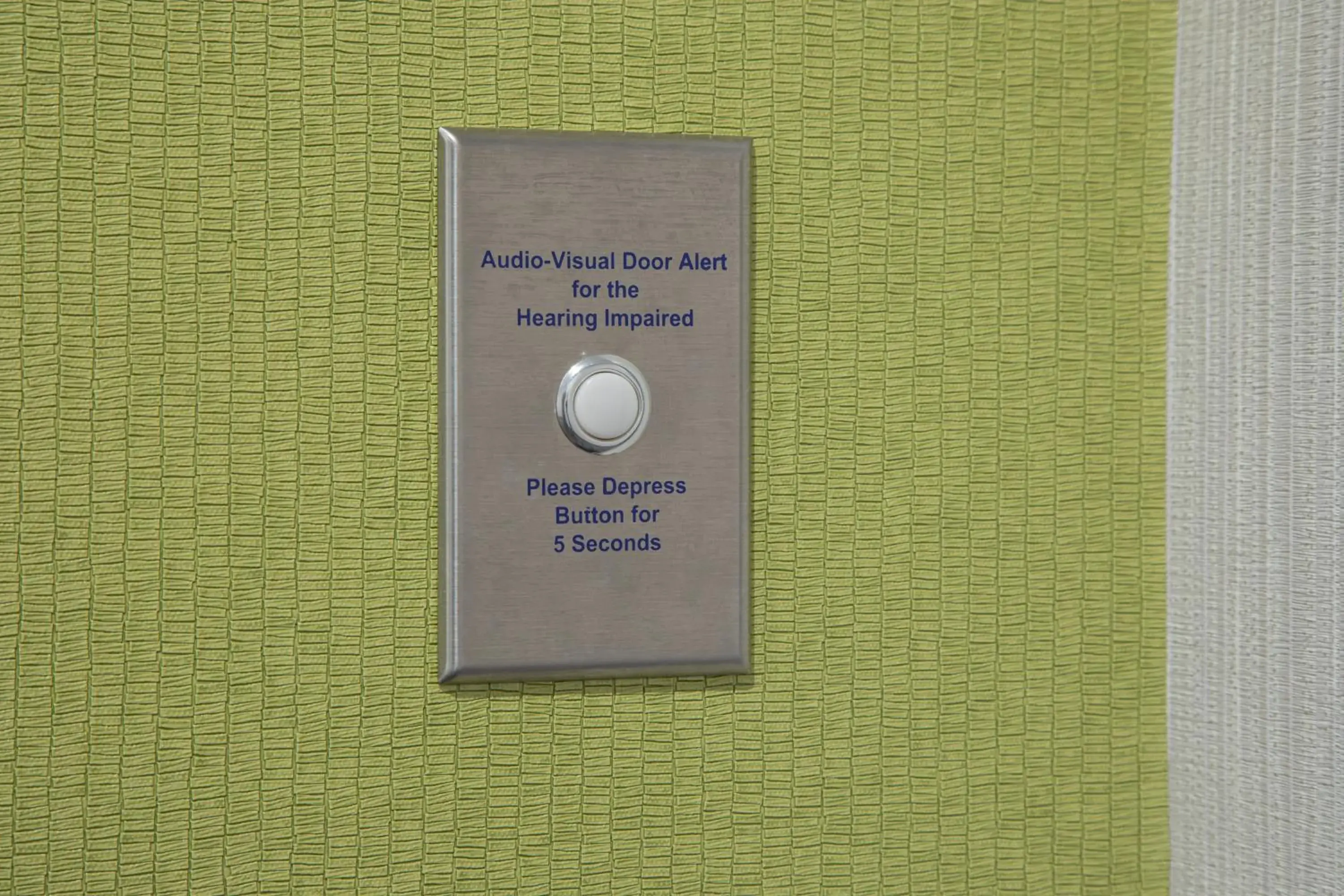 Photo of the whole room in Holiday Inn Express & Suites Woodside LaGuardia Airport Photo of the whole room in Holiday Inn Express & Suites Woodside LaGuardia Airport