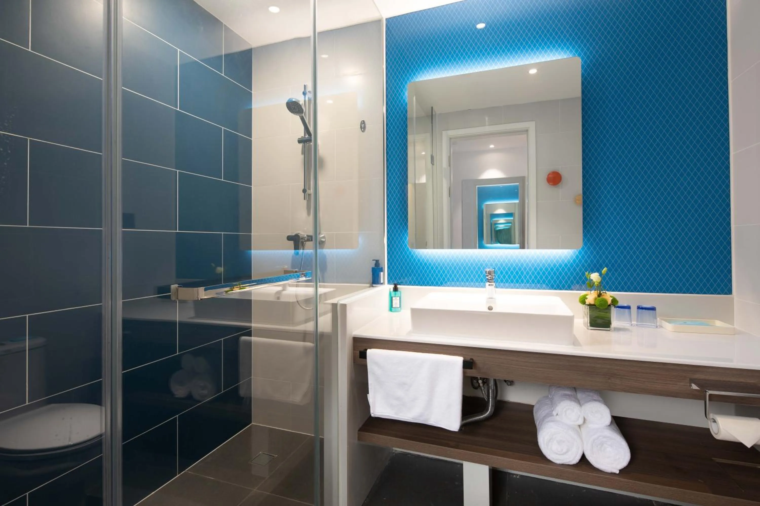 Bathroom in Holiday Inn Express Chengdu Wuhou New City by IHG