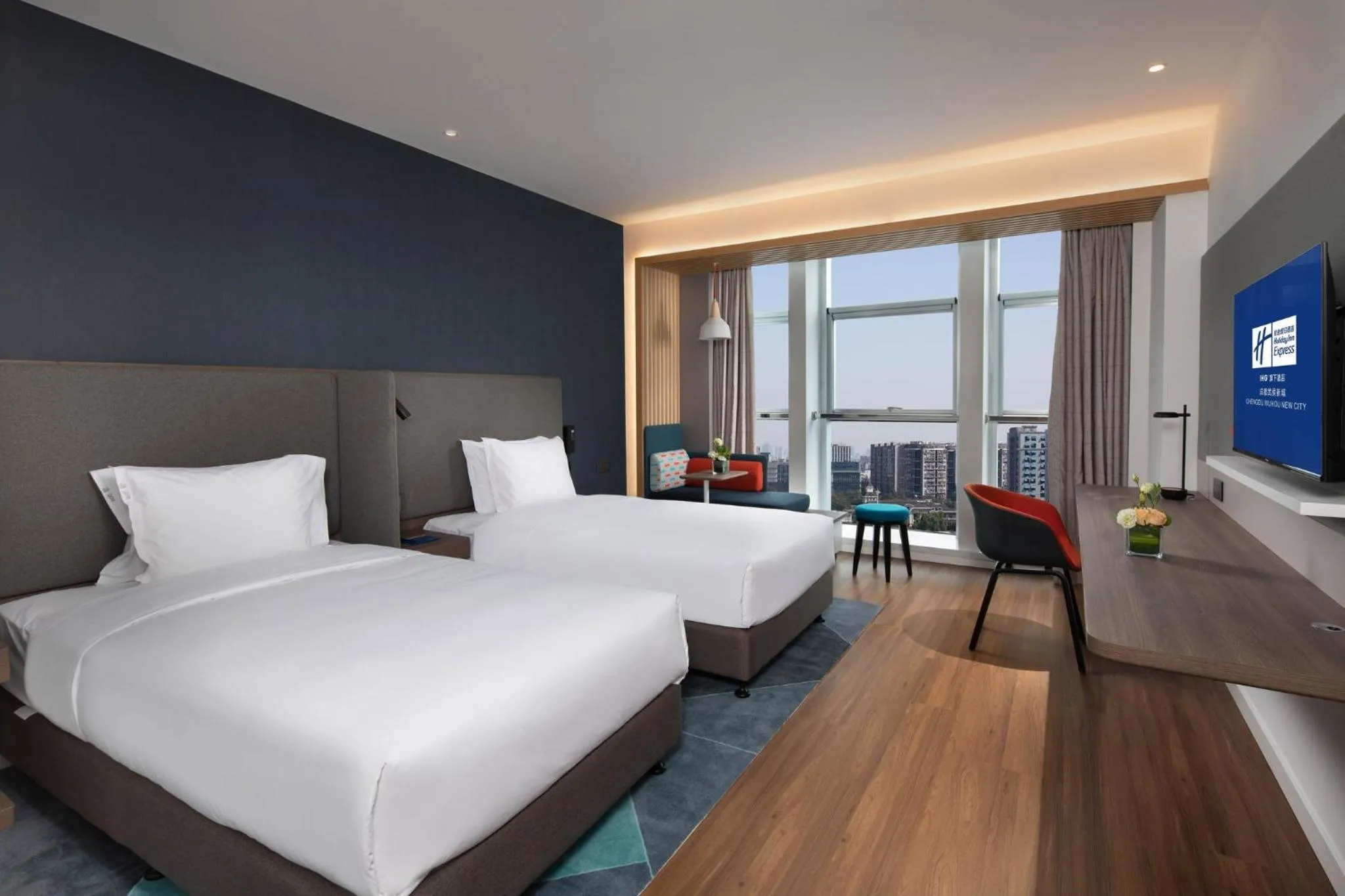 Photo of the whole room, Bed in Holiday Inn Express Chengdu Wuhou New City by IHG