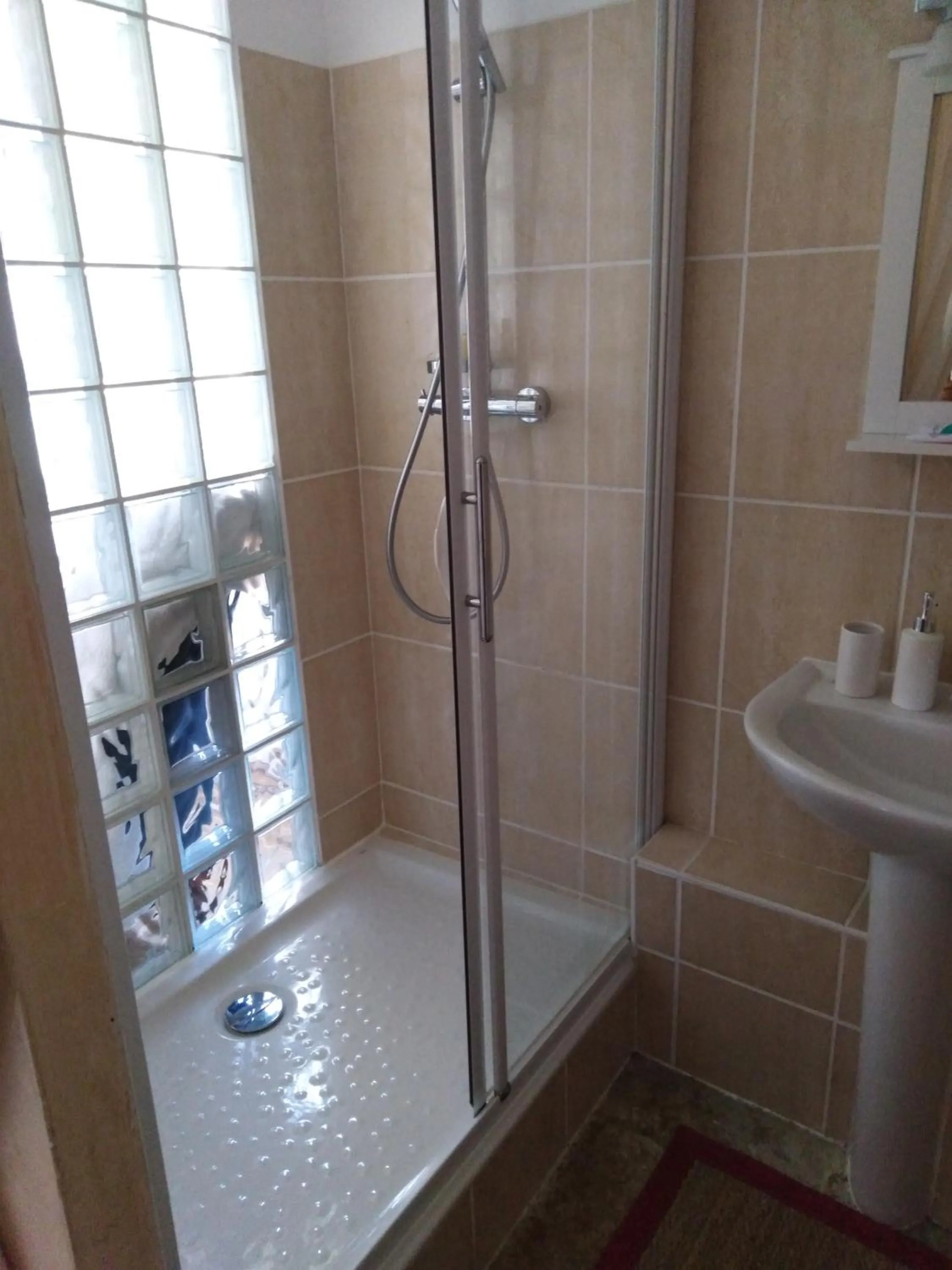 Bathroom in Le Mont Saint Laurent