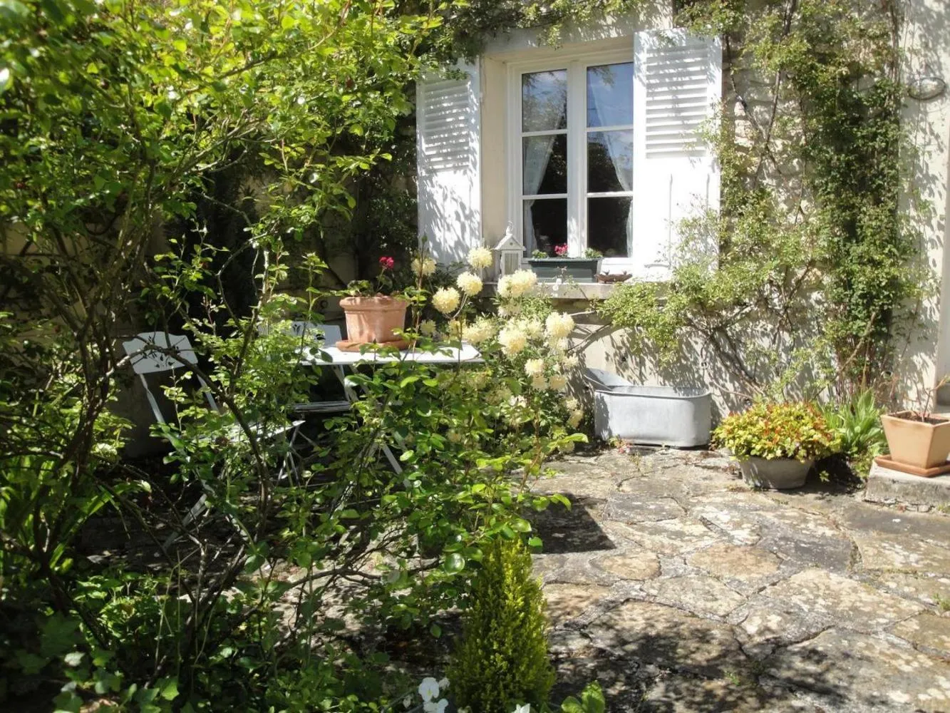 Spring in Maison Vérosia