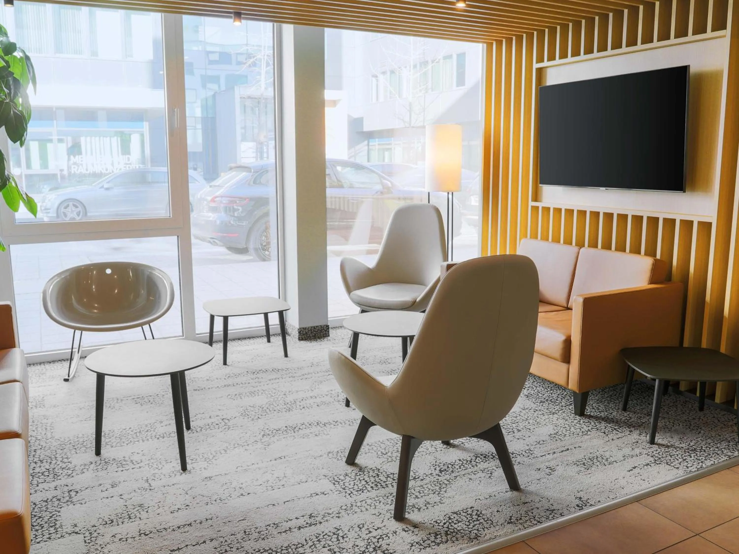 Lobby or reception in B&B Hotel Böblingen