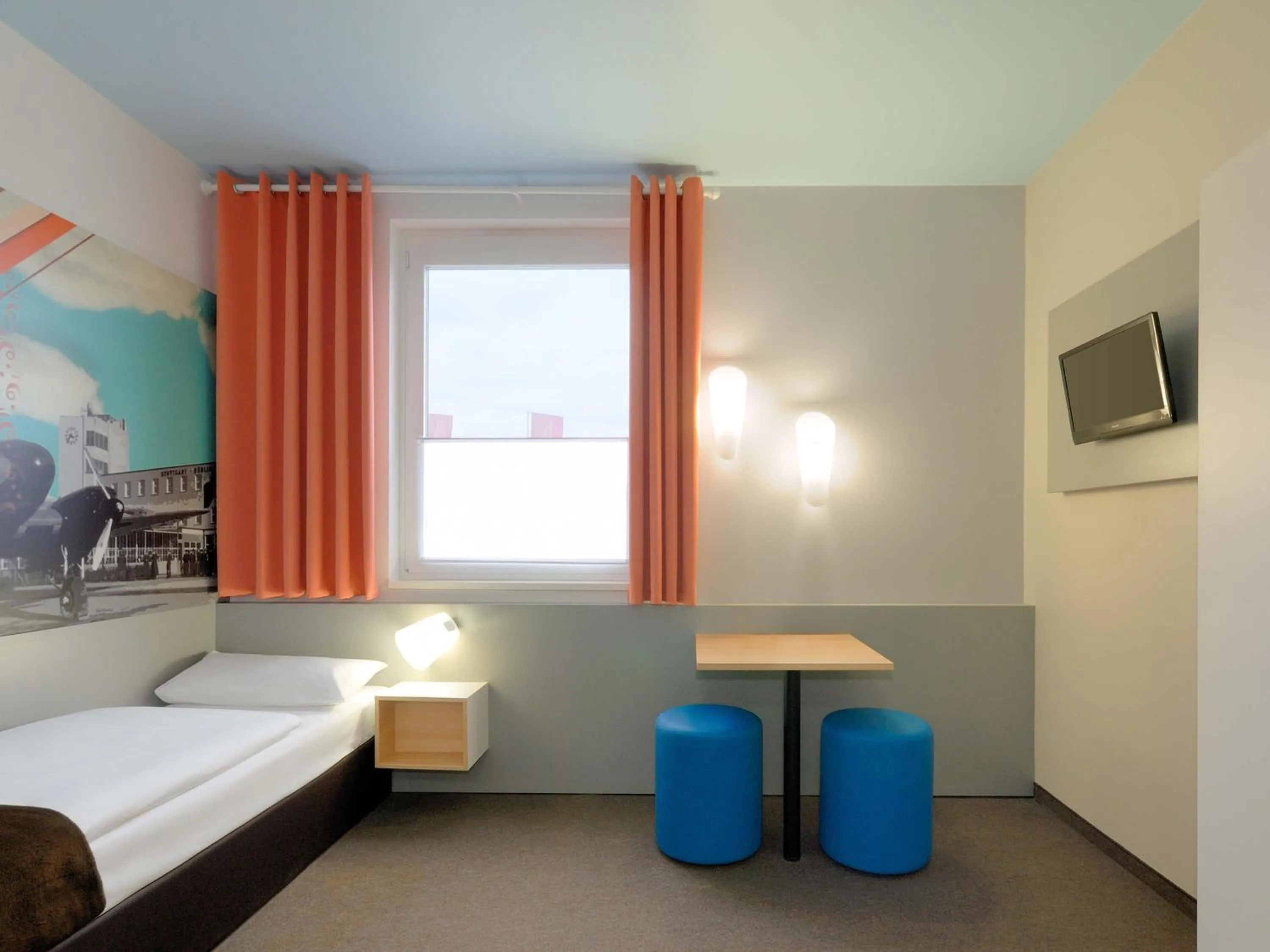 Photo of the whole room, Bed in B&B Hotel Böblingen