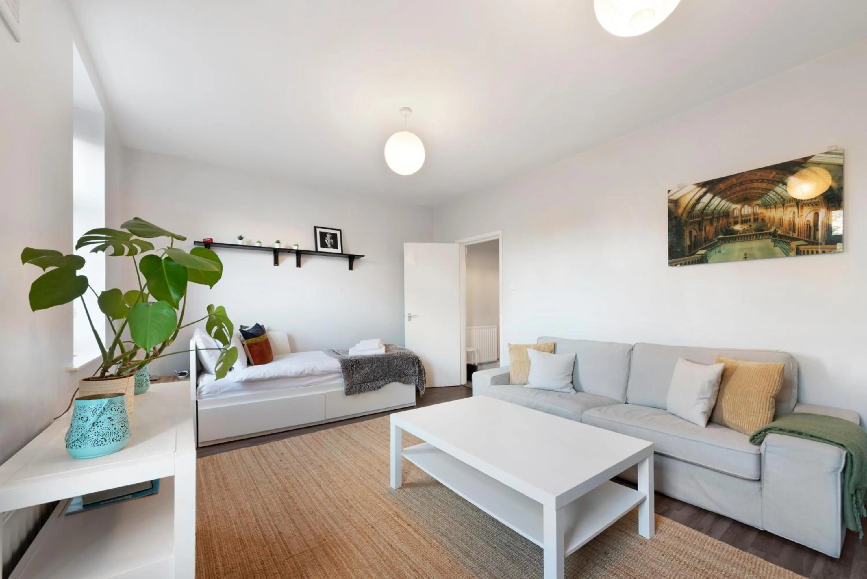 Two Bedroom Duplex in Angel HIgh Street