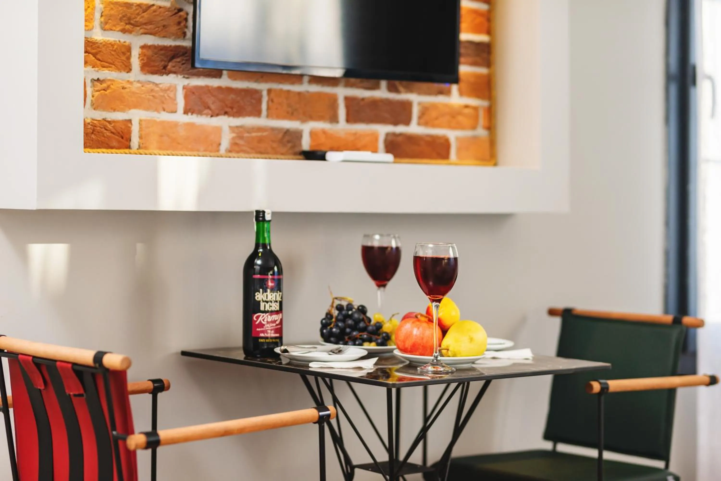 Dining area in Gloria Suites Old City