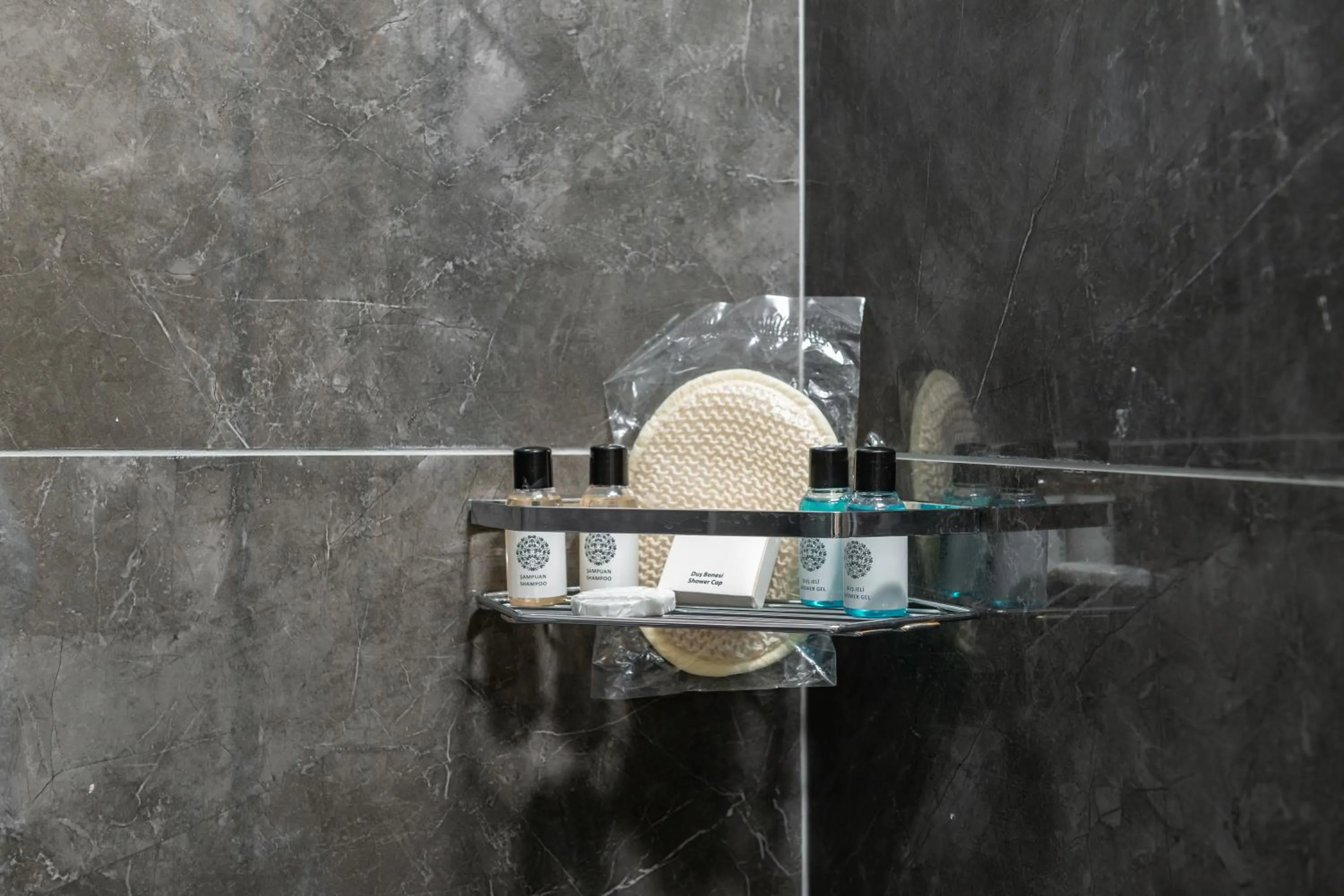 Shower in Gloria Suites Old City