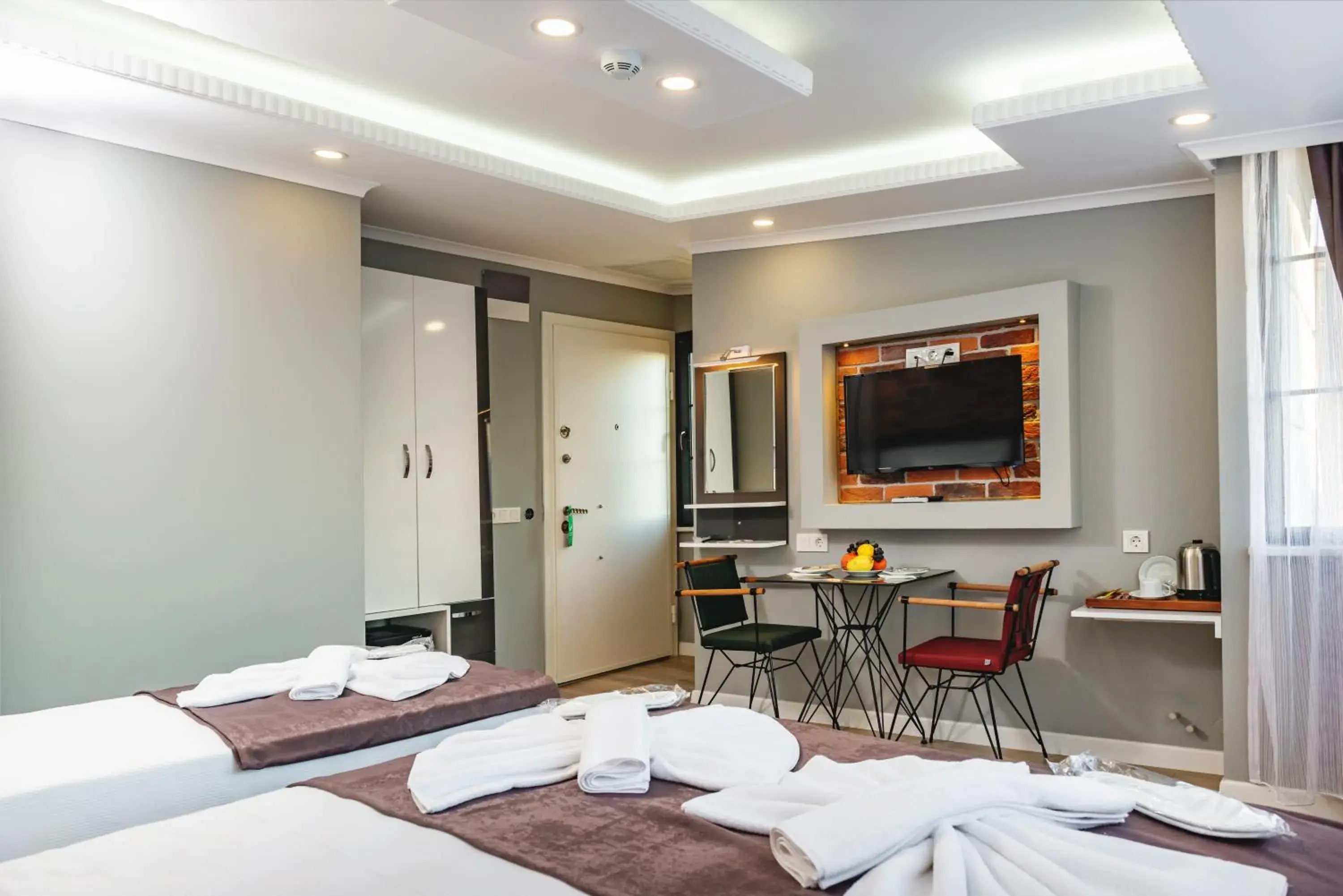 Deluxe Triple Room with Sea View - single occupancy in Gloria Suites Old City Deluxe Triple Room with Sea View - single occupancy in Gloria Suites Old City