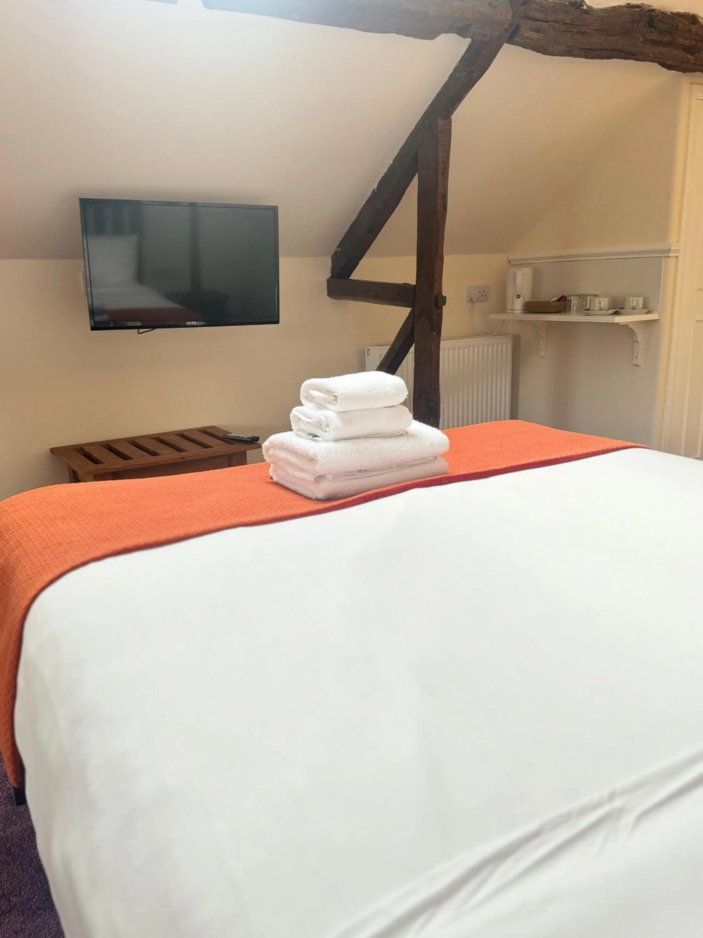 Bed in Crown Hotel Cotswold