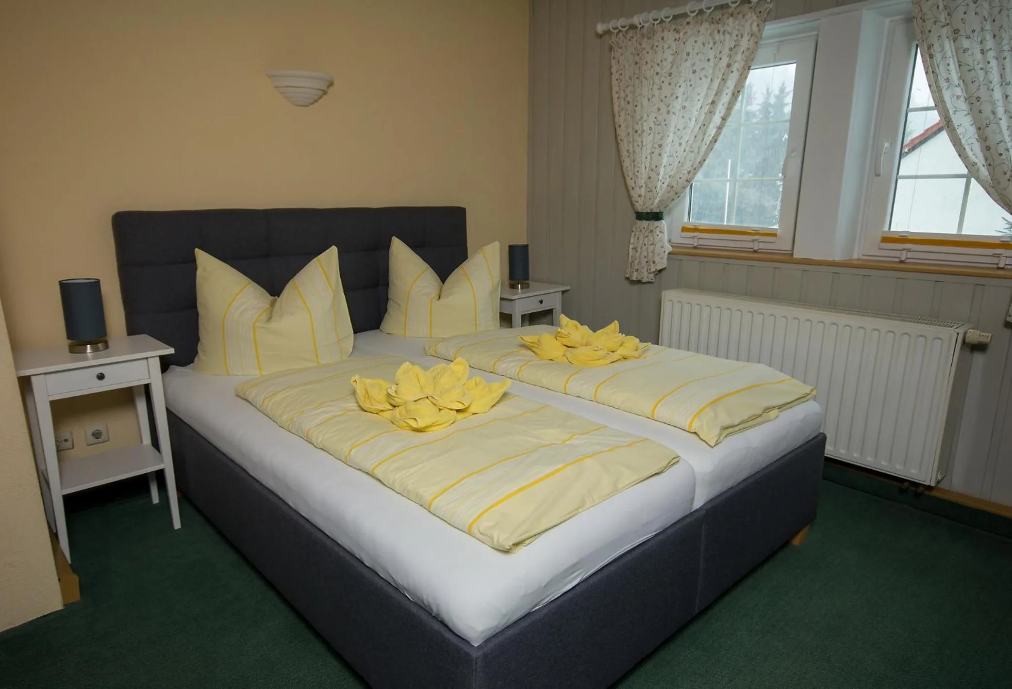 Photo of the whole room, Bed in Pension Immergrün