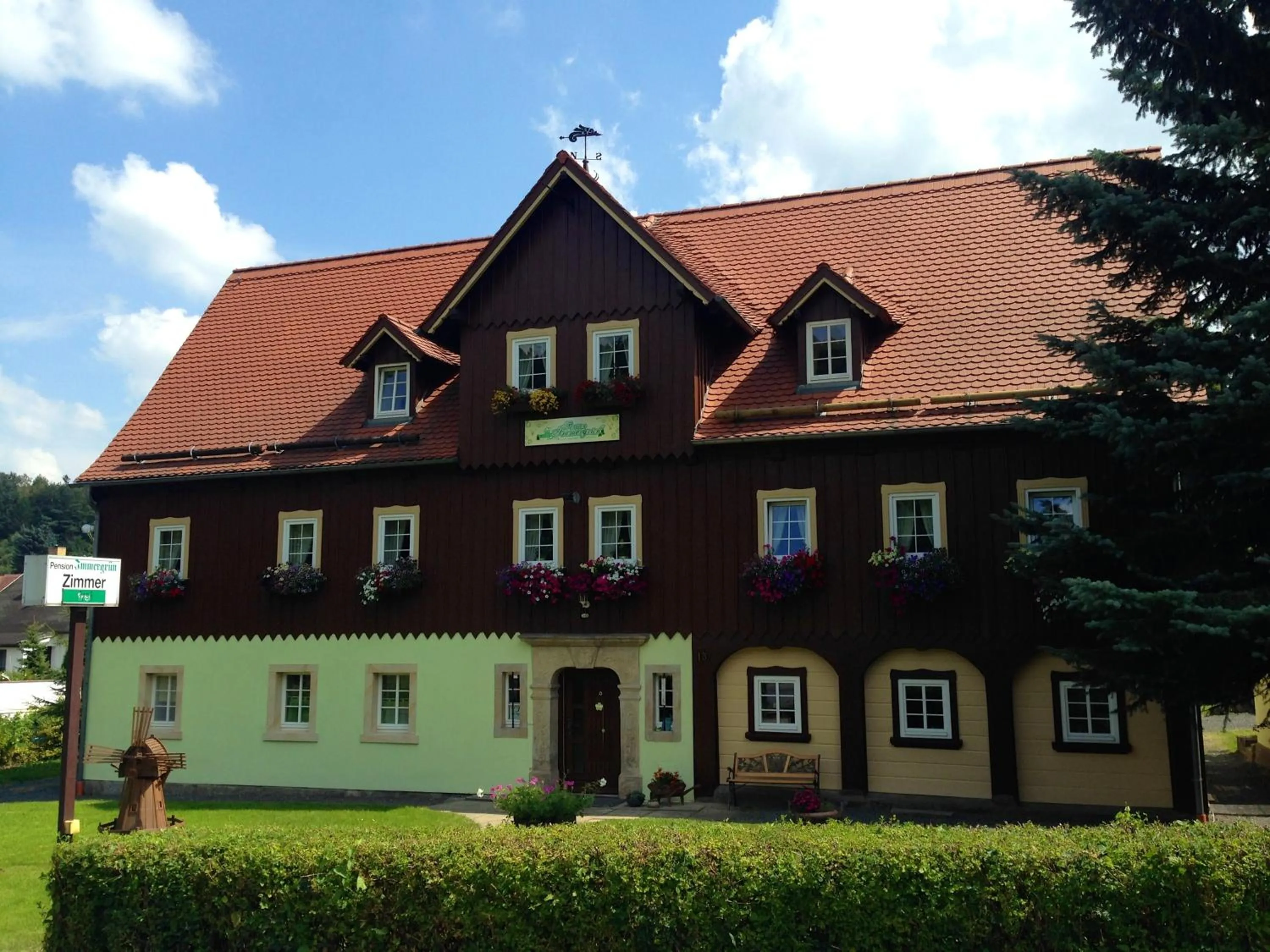 Facade/entrance in Pension Immergrün