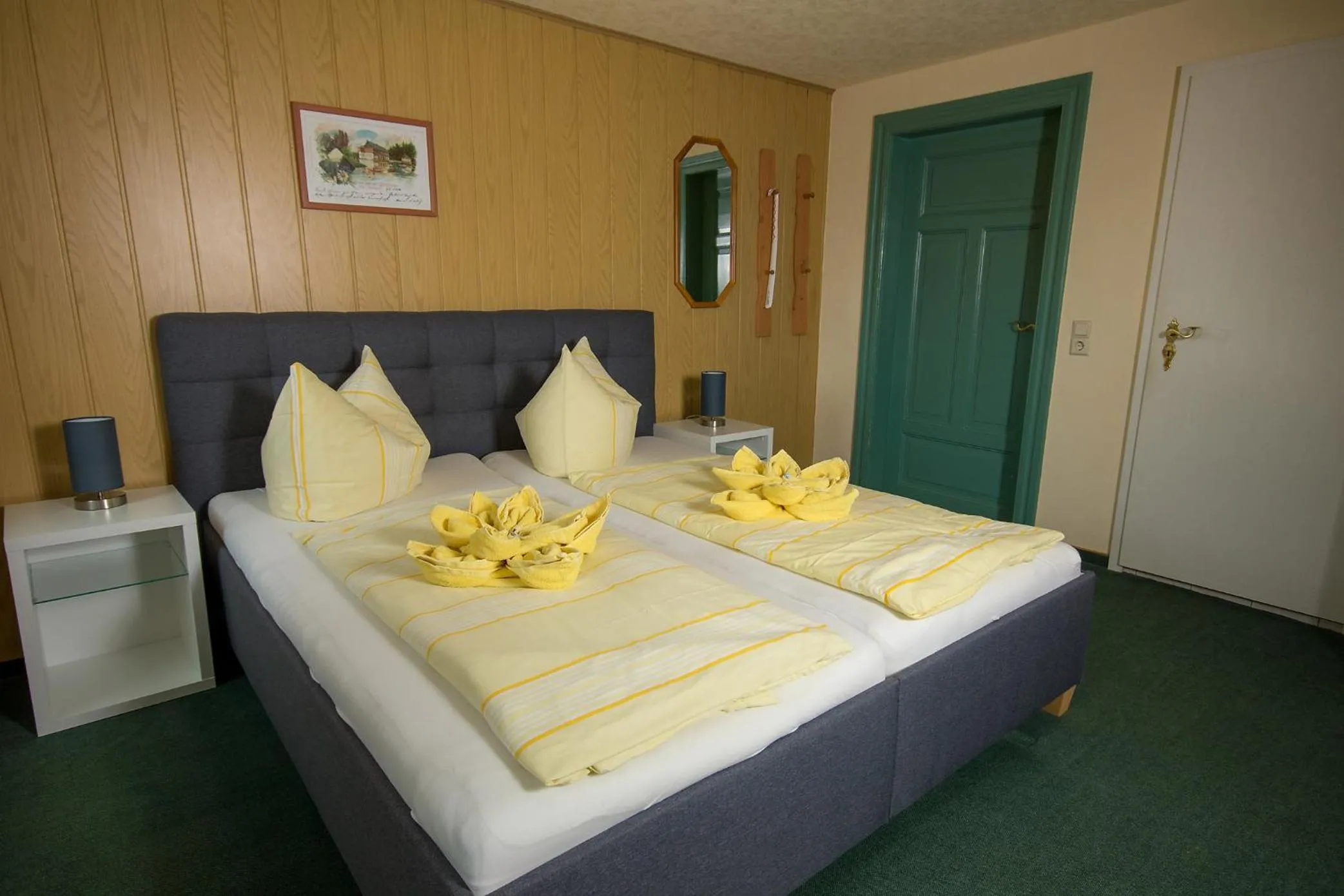 Photo of the whole room, Bed in Pension Immergrün