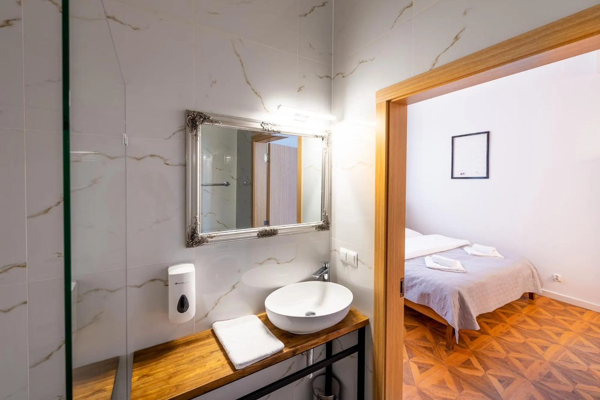 Bathroom, Bed in Kamienica Zamenhofa - Apartamenty na wynajem