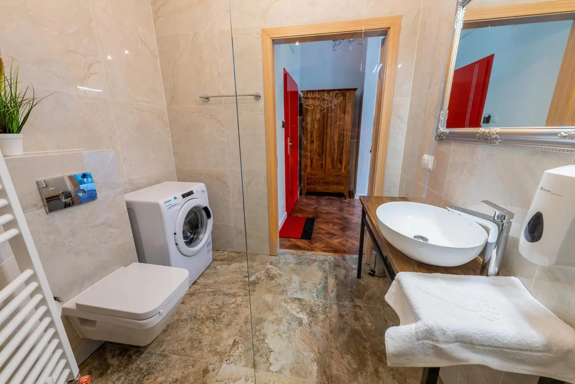 Deluxe Double Room (2 Adults + 1 Child) in Kamienica Zamenhofa - Apartamenty na wynajem Deluxe Double Room (2 Adults + 1 Child) in Kamienica Zamenhofa - Apartamenty na wynajem