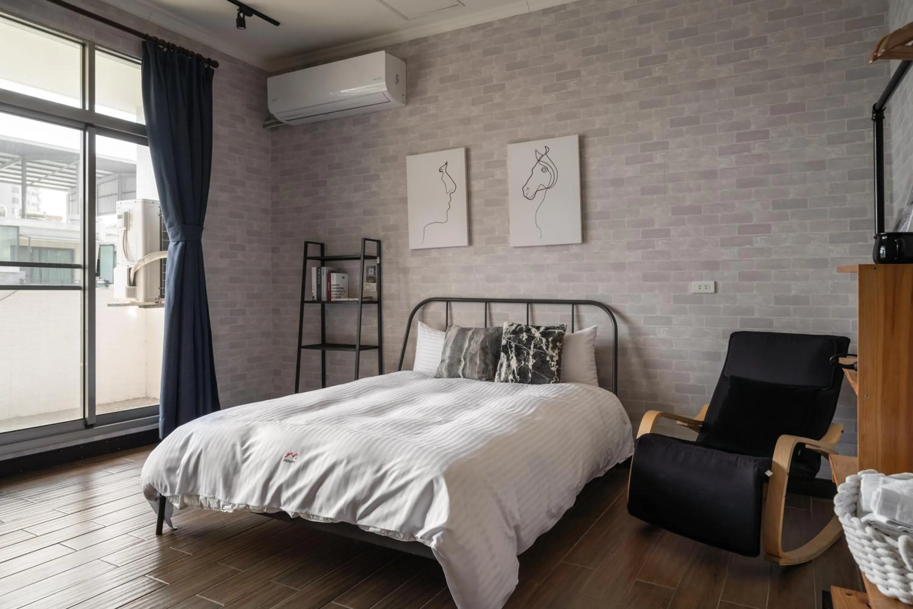 Bed in The Chambers