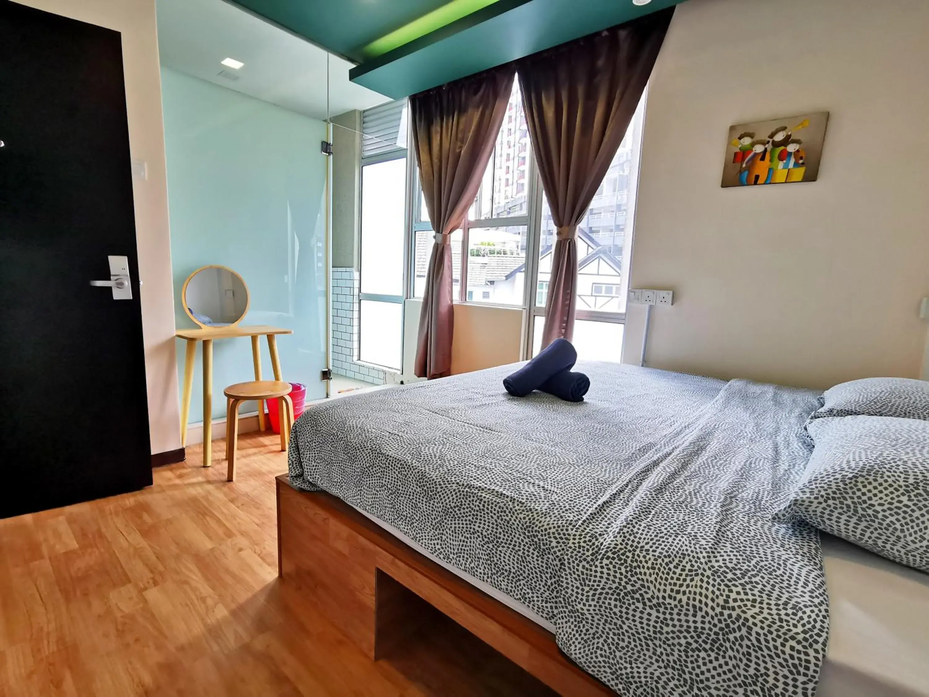 Bed in Snooze TOO Bed in Snooze TOO