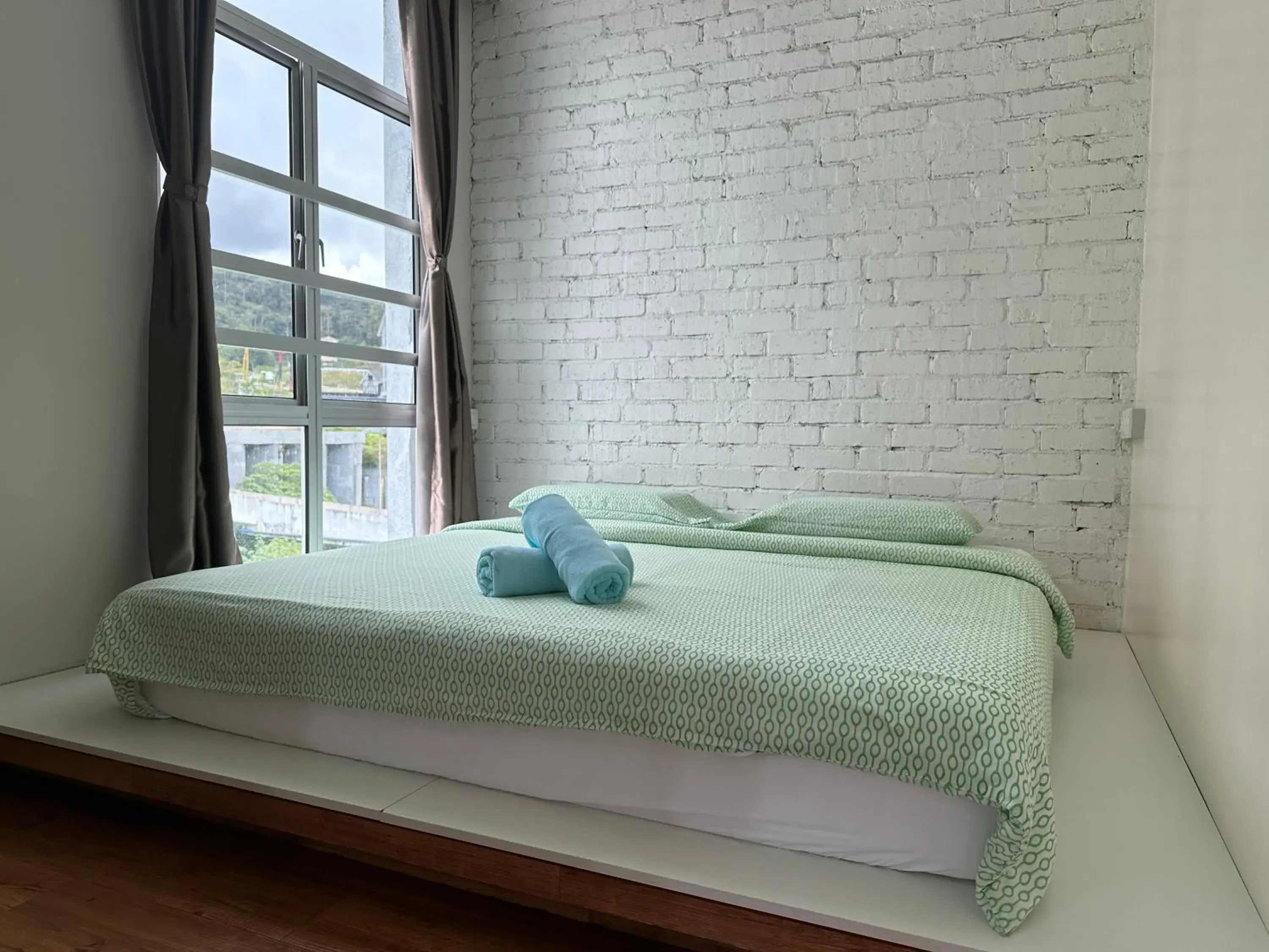 Bed in Snooze TOO Bed in Snooze TOO