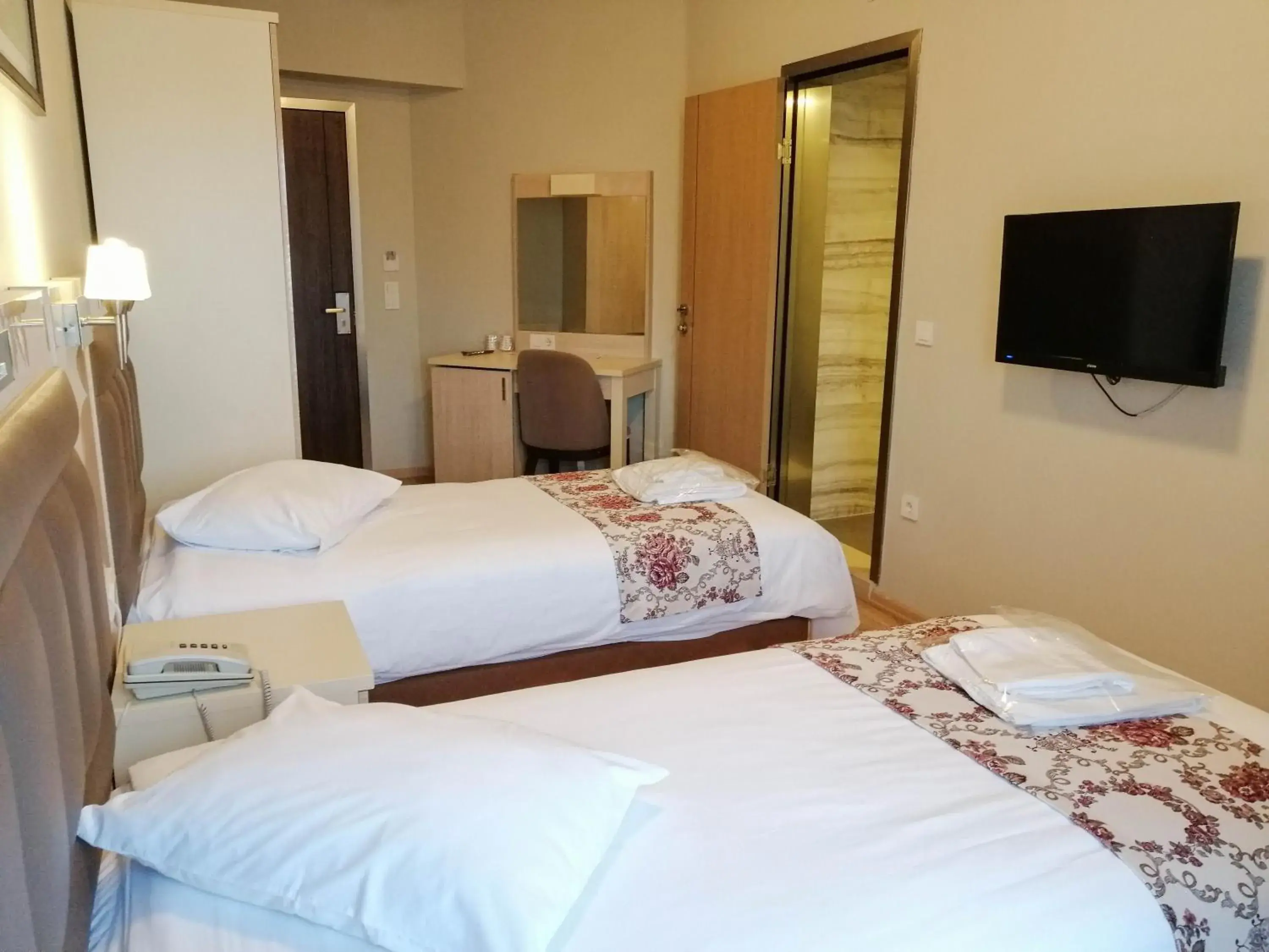 Standard Twin Room in BOLU GRAND KÖROĞLU OTEL Standard Twin Room in BOLU GRAND KÖROĞLU OTEL