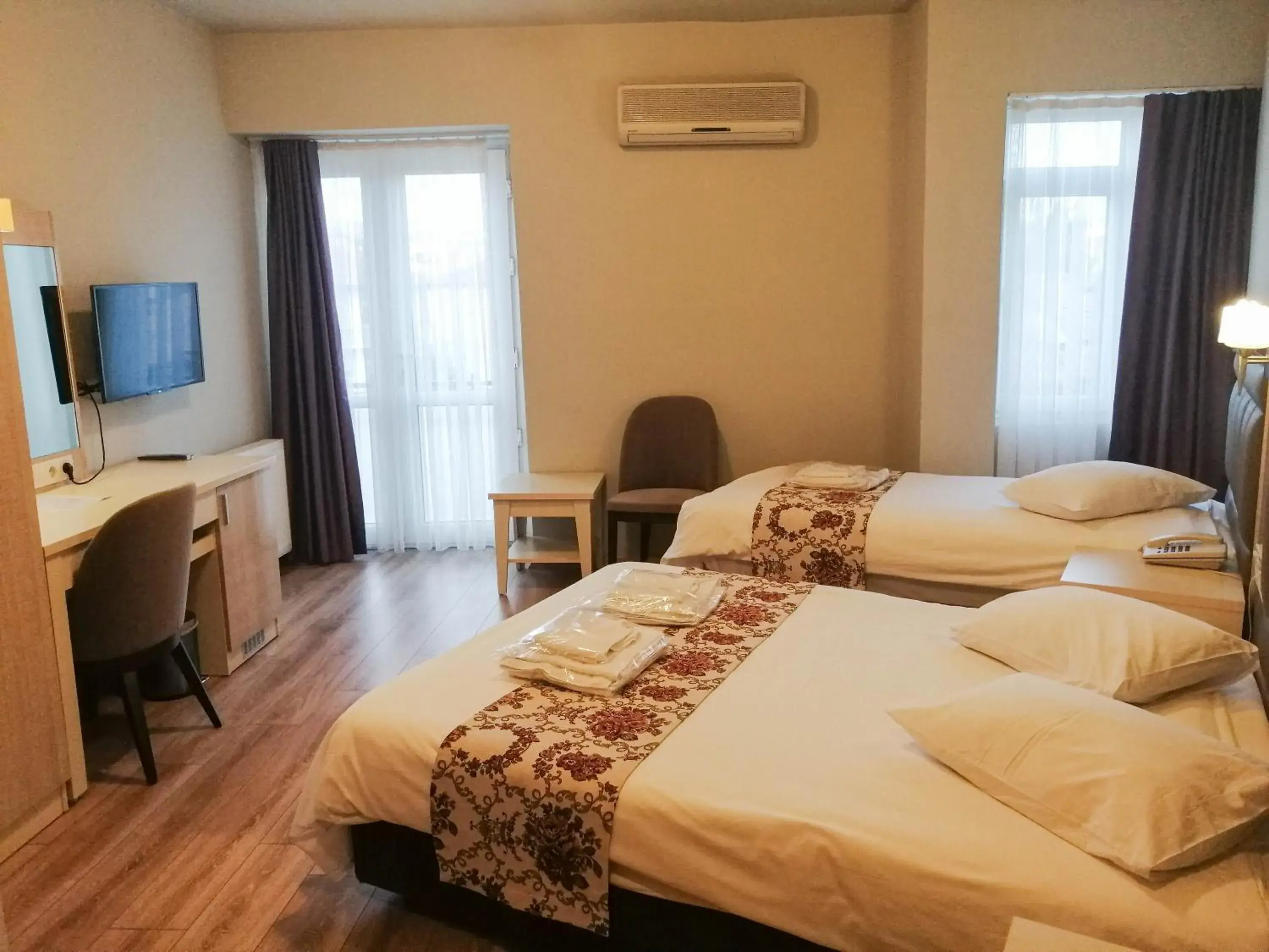 Standard Triple Room in BOLU GRAND KÖROĞLU OTEL Standard Triple Room in BOLU GRAND KÖROĞLU OTEL