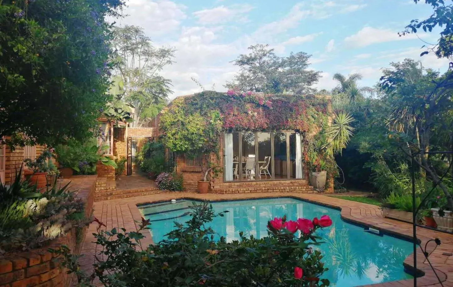 Swimming pool in Feather Tree Bed and Breakfast