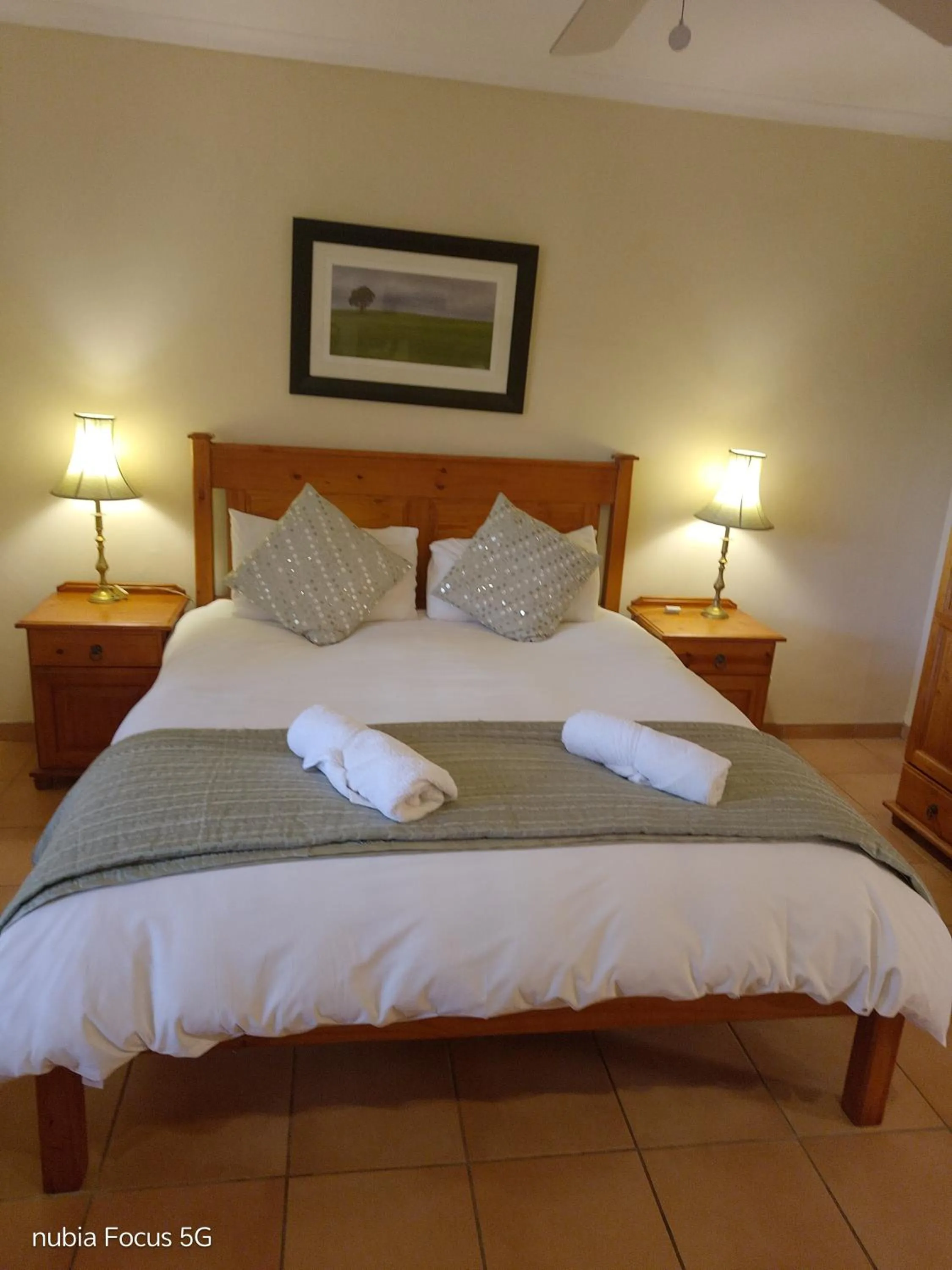 Bed in Feather Tree Bed and Breakfast