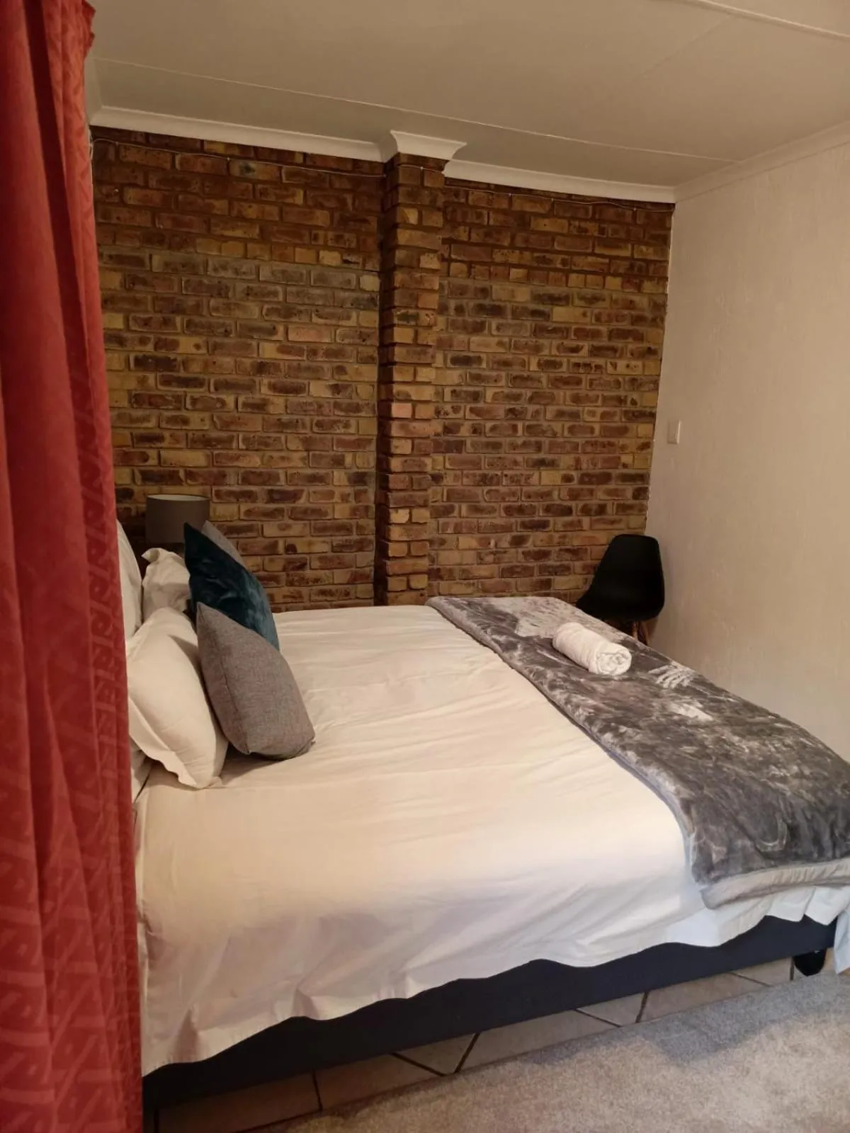 Bed in Feather Tree Bed and Breakfast