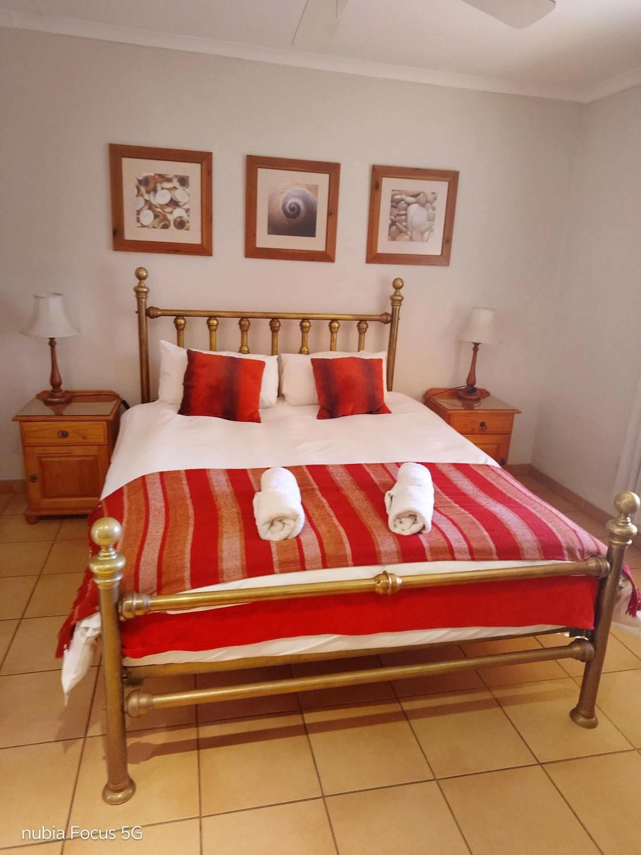 Bed in Feather Tree Bed and Breakfast