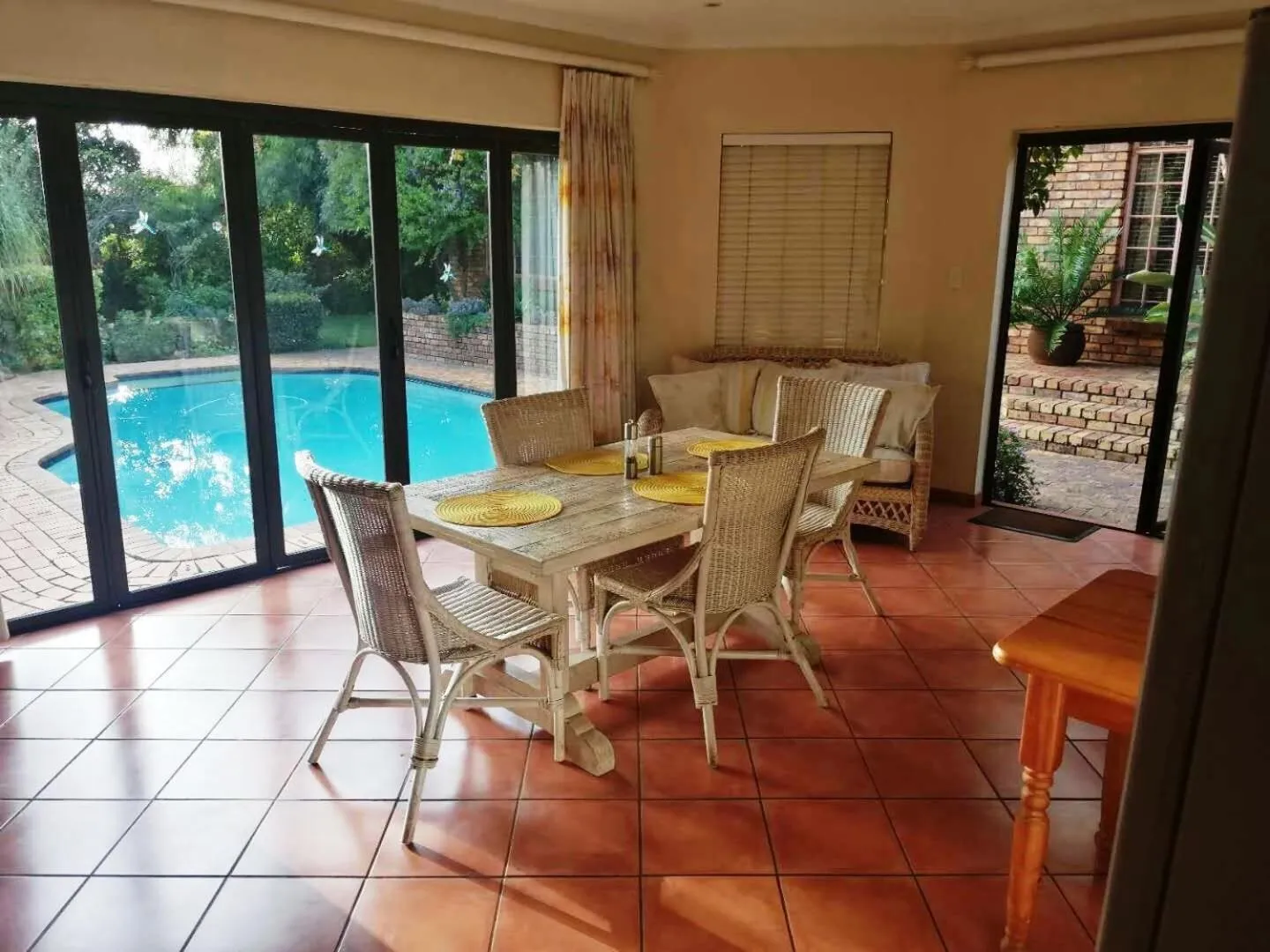 Dining area in Feather Tree Bed and Breakfast