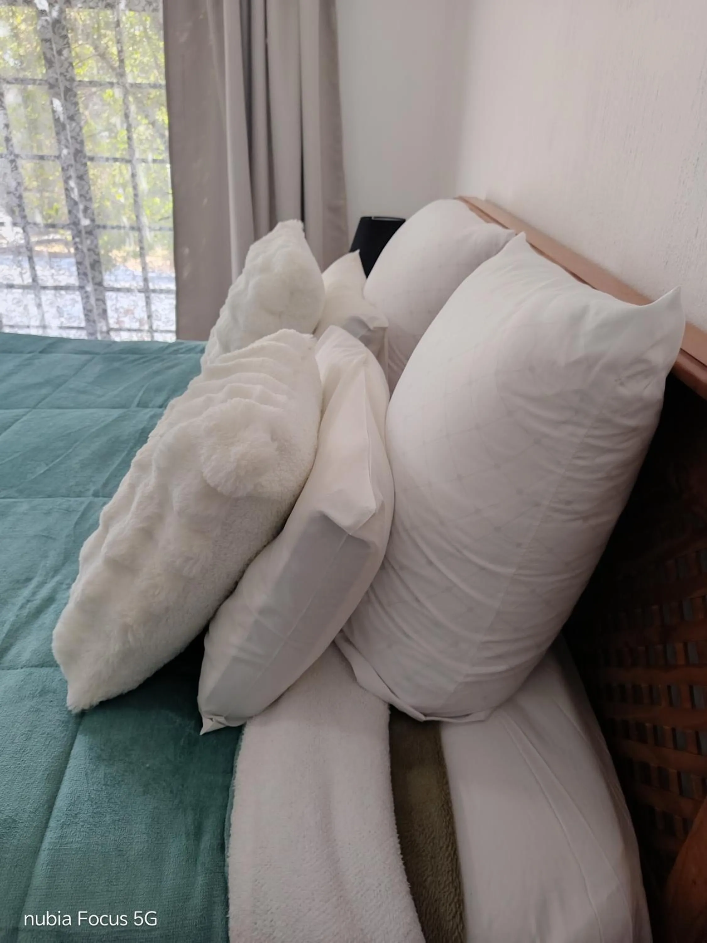 Bed in Feather Tree Bed and Breakfast