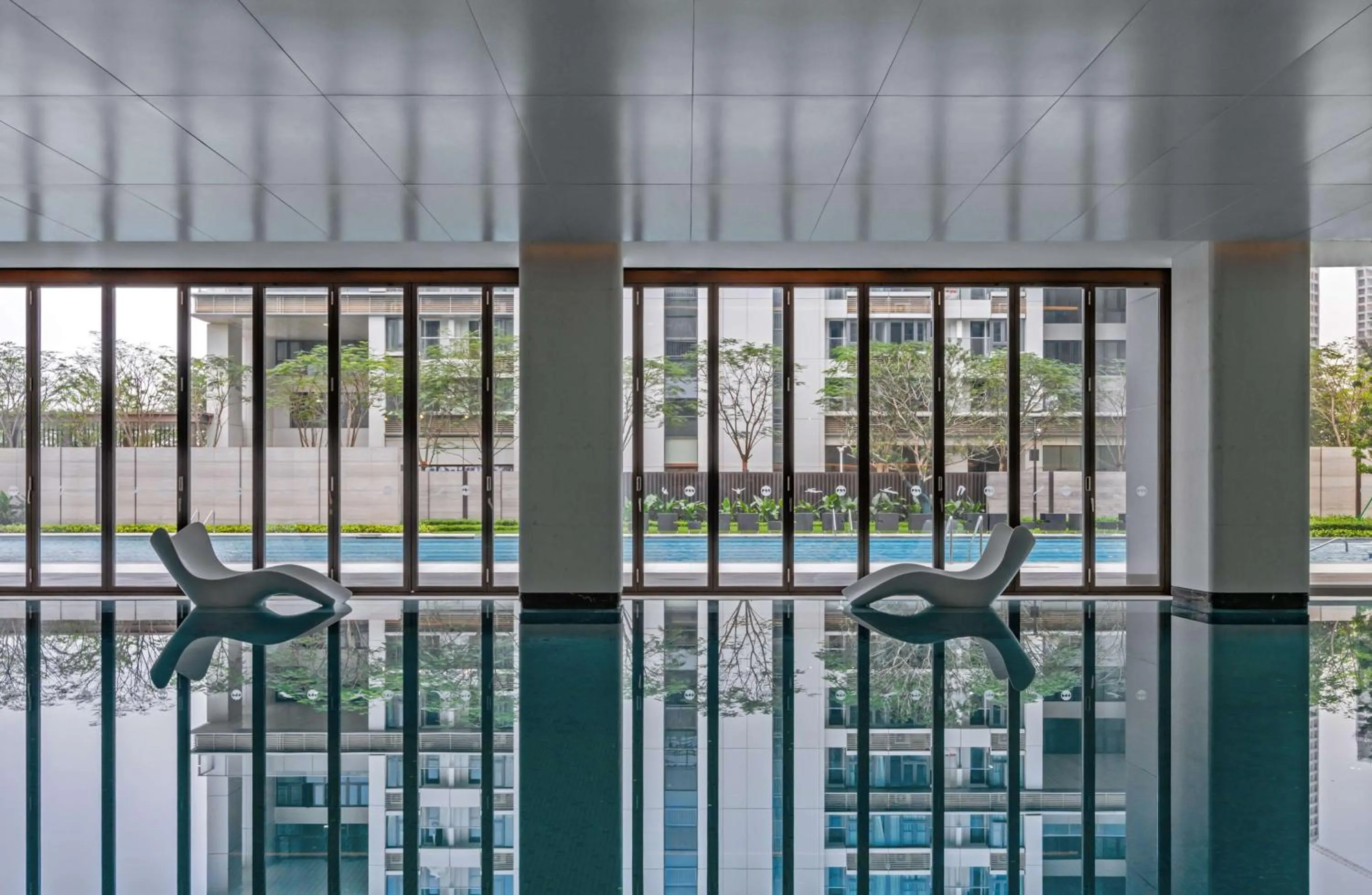 Pool view in Hilton Shenzhen World Exhibition & Convention Centre