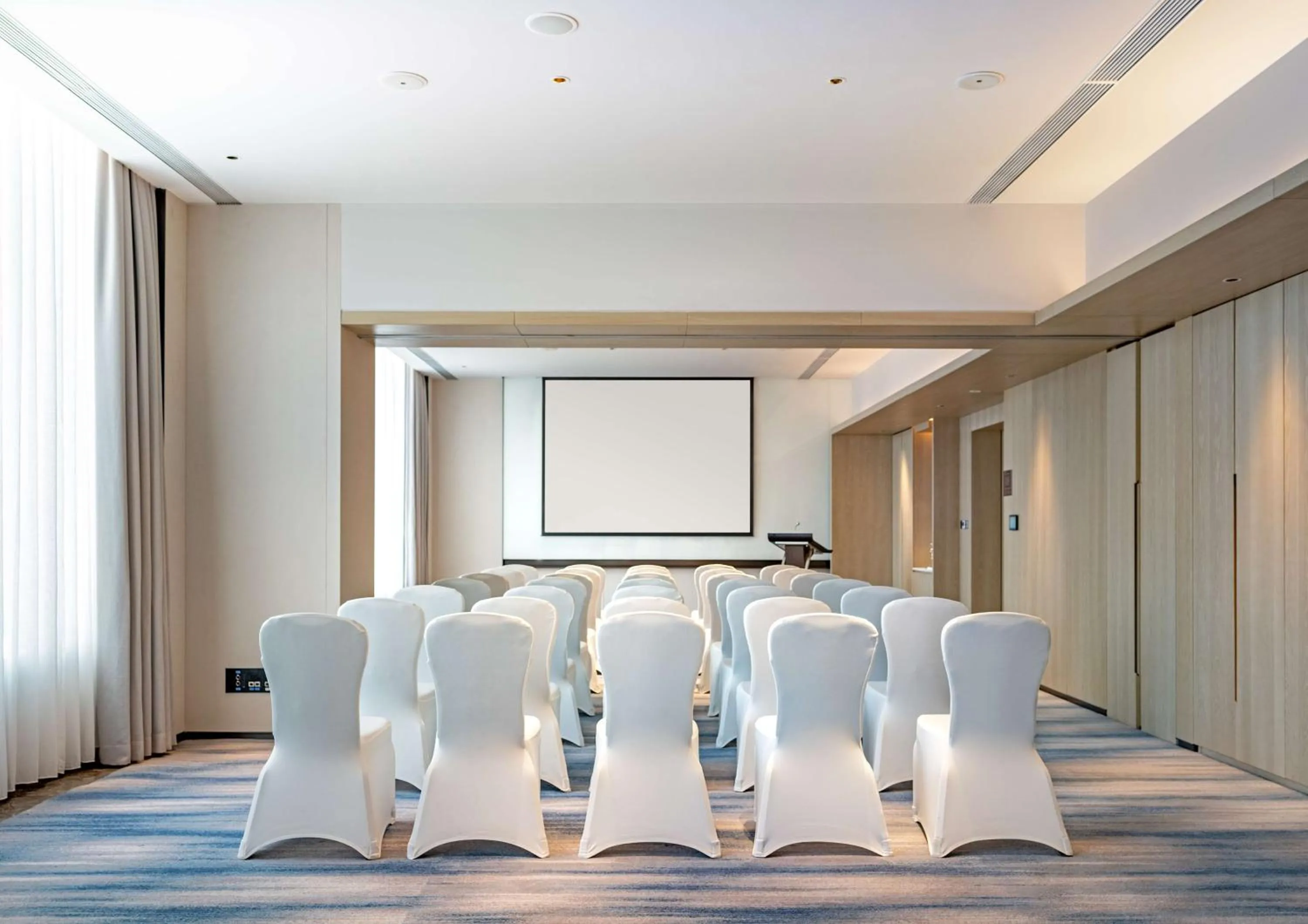 Meeting/conference room in Hilton Garden Inn Shenzhen World Exhibition & Convention Center
