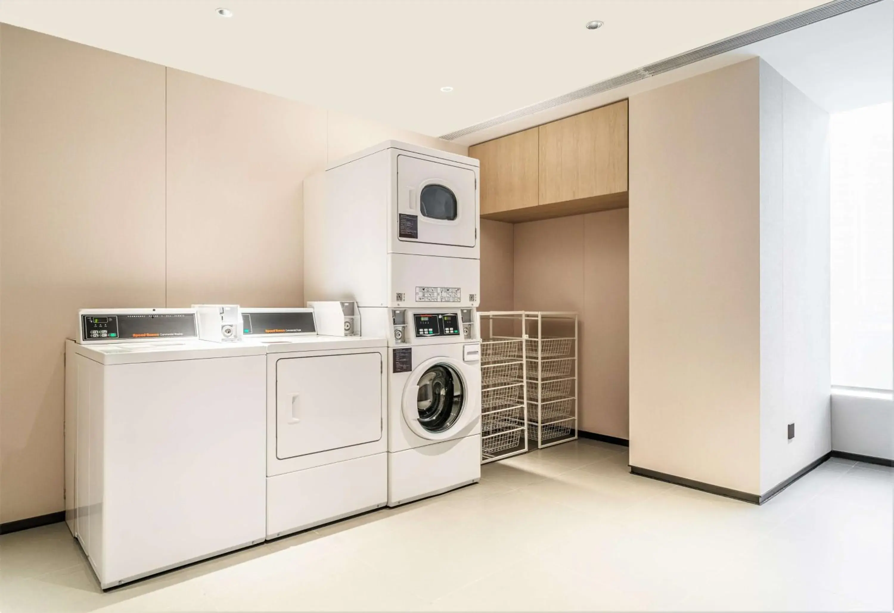 Lobby or reception in Hilton Garden Inn Shenzhen World Exhibition & Convention Center Lobby or reception in Hilton Garden Inn Shenzhen World Exhibition & Convention Center