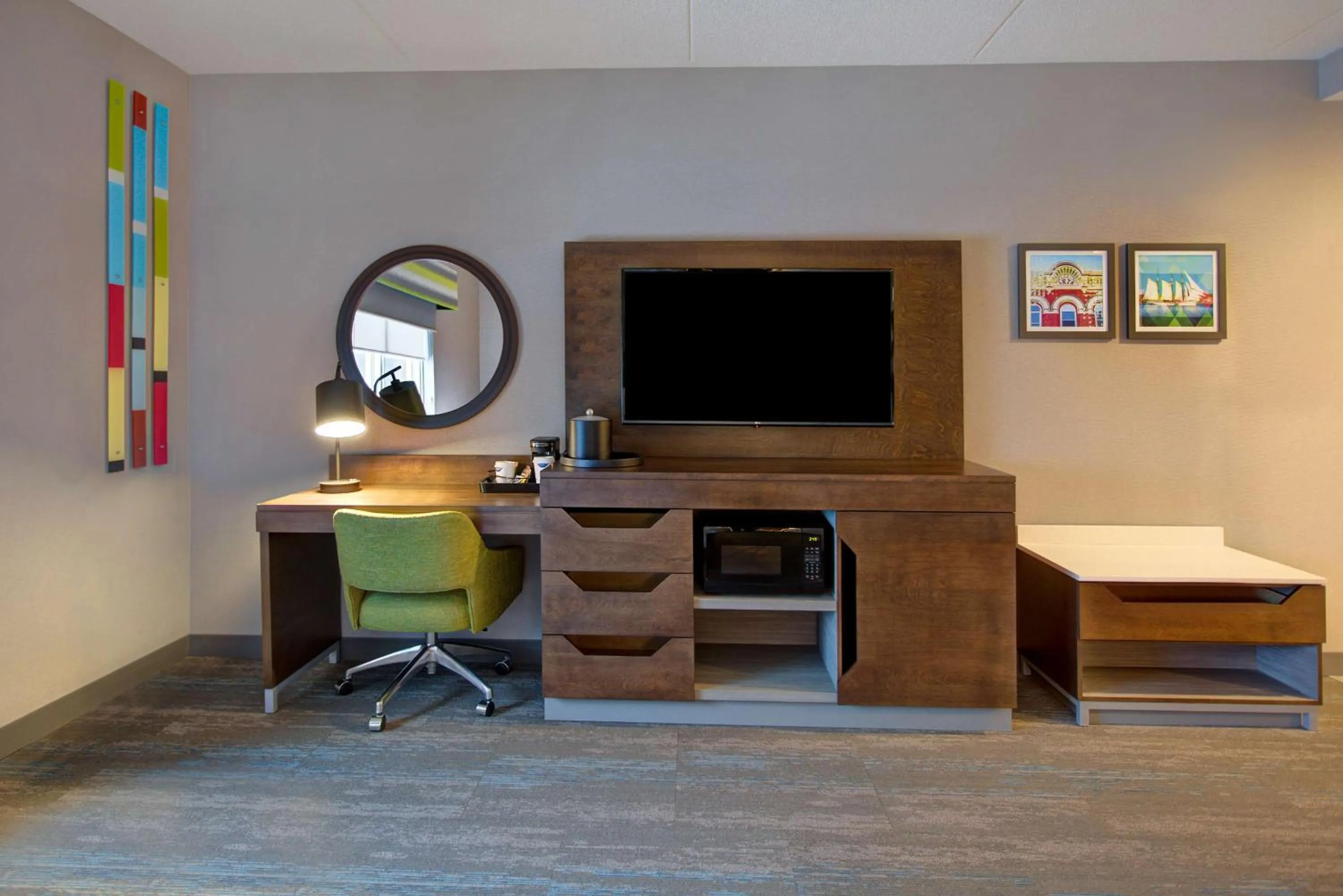 Bedroom in Hampton Inn Brockville, On