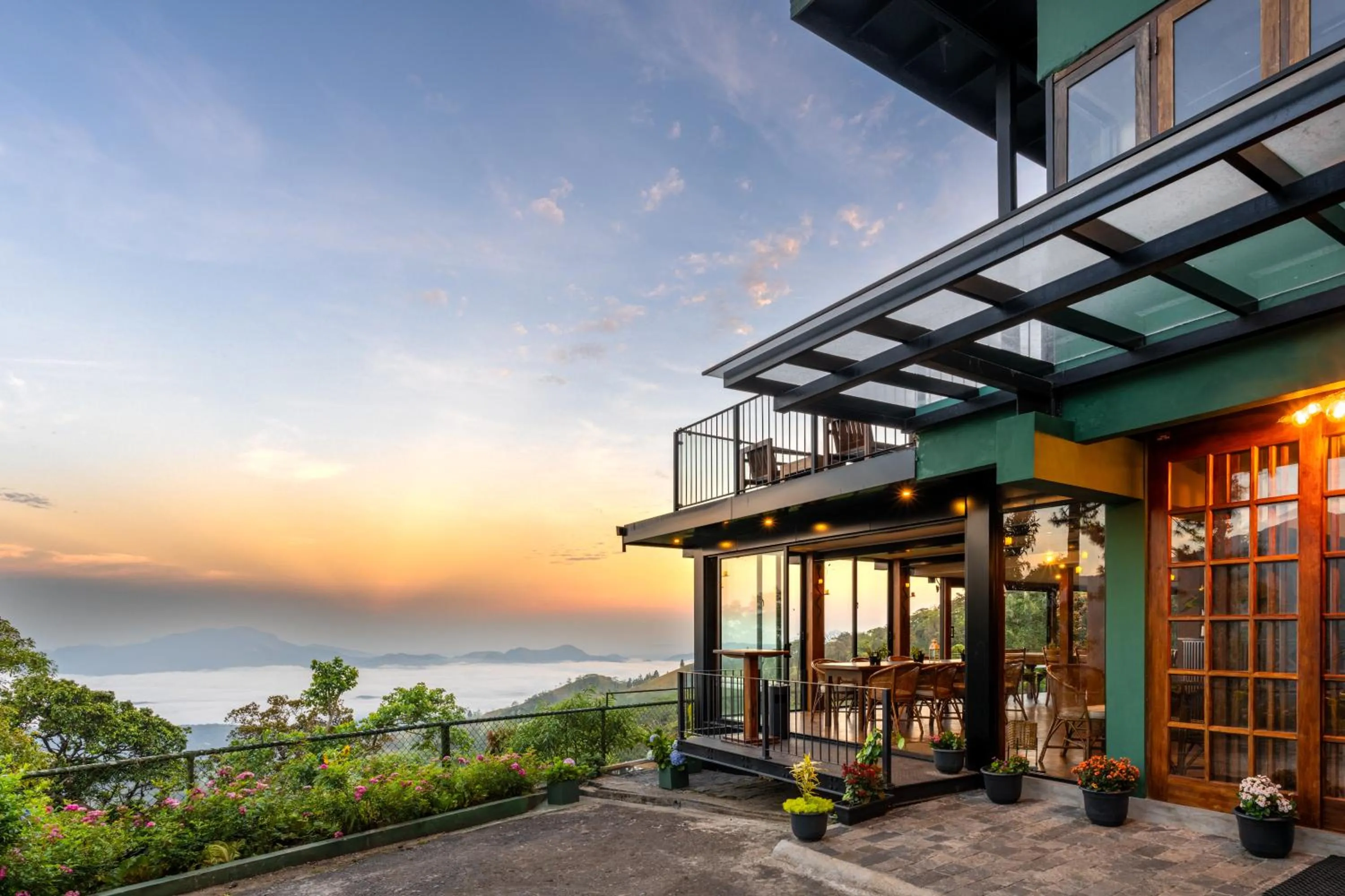 Restaurant/places to eat in The Riverston Grand