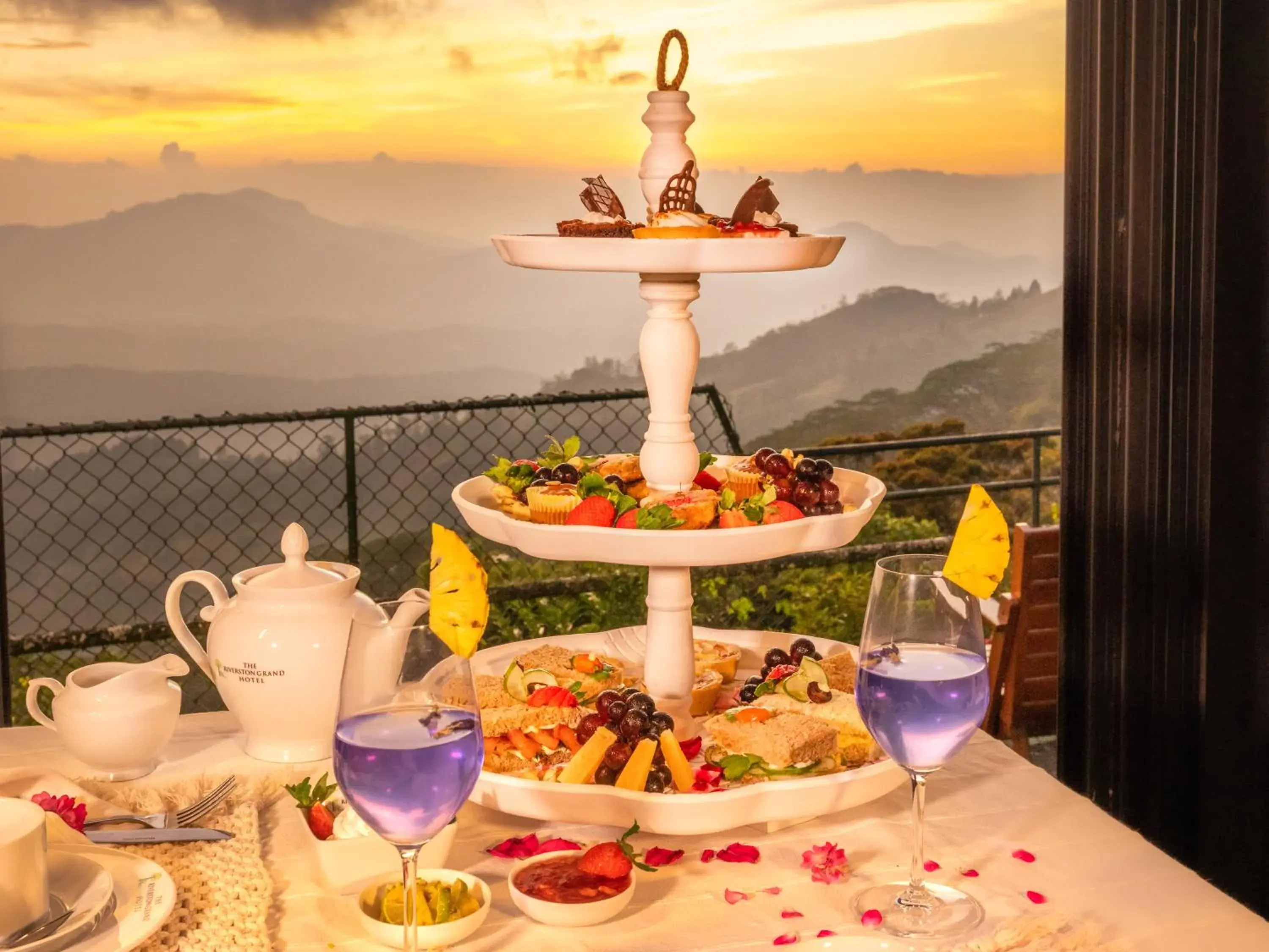 Restaurant/places to eat in The Riverston Grand Restaurant/places to eat in The Riverston Grand