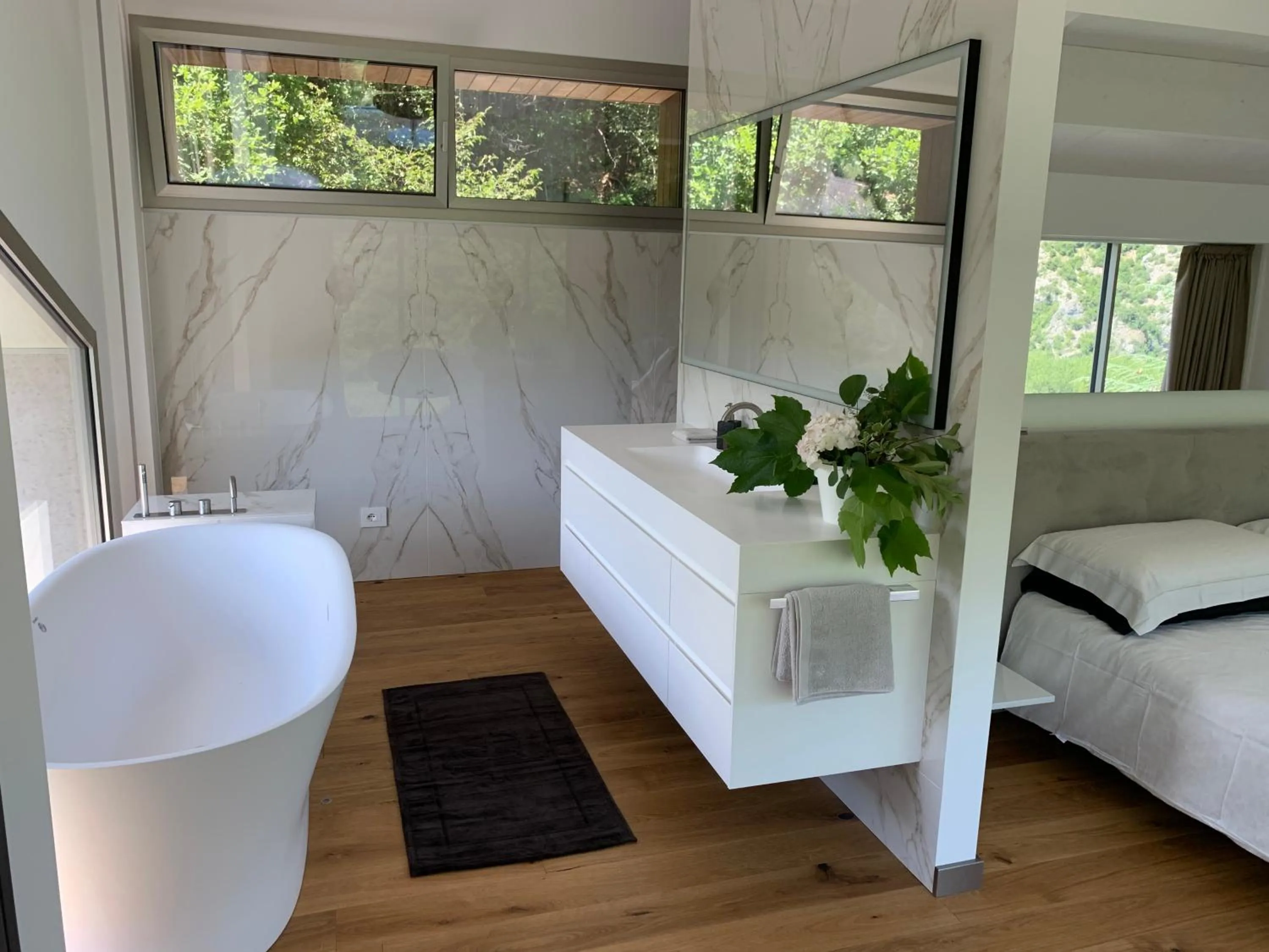 Bathroom, Bed in La Forestale Luxury Ecolodge - La Suite Royale